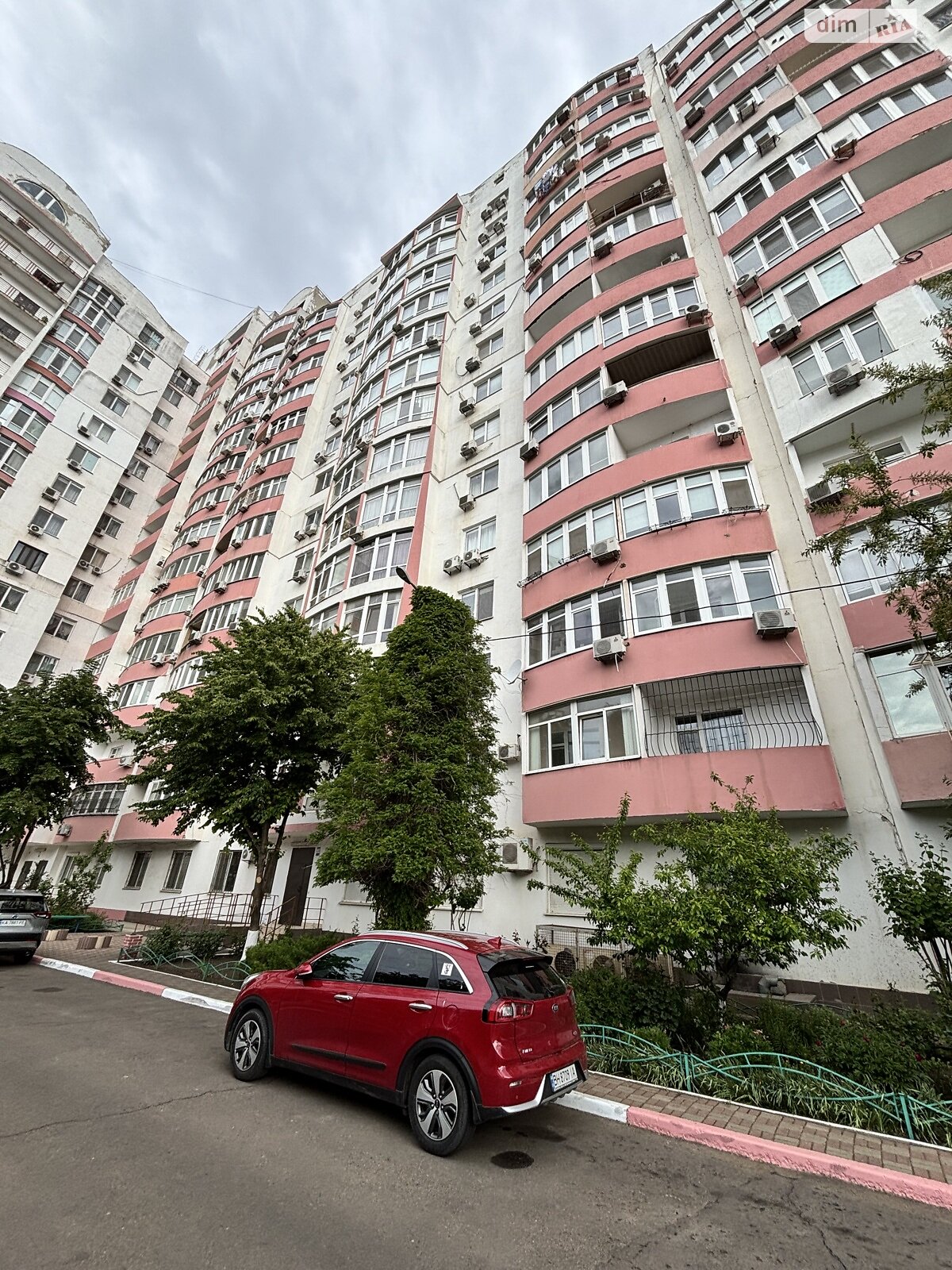 Продаж трикімнатної квартири в Одесі, на дор. Фонтанська, район Великий Фонтан фото 1 Продаж трикімнатної квартири в Одесі, на дор. Фонтанська, район Великий Фонтан фото 1