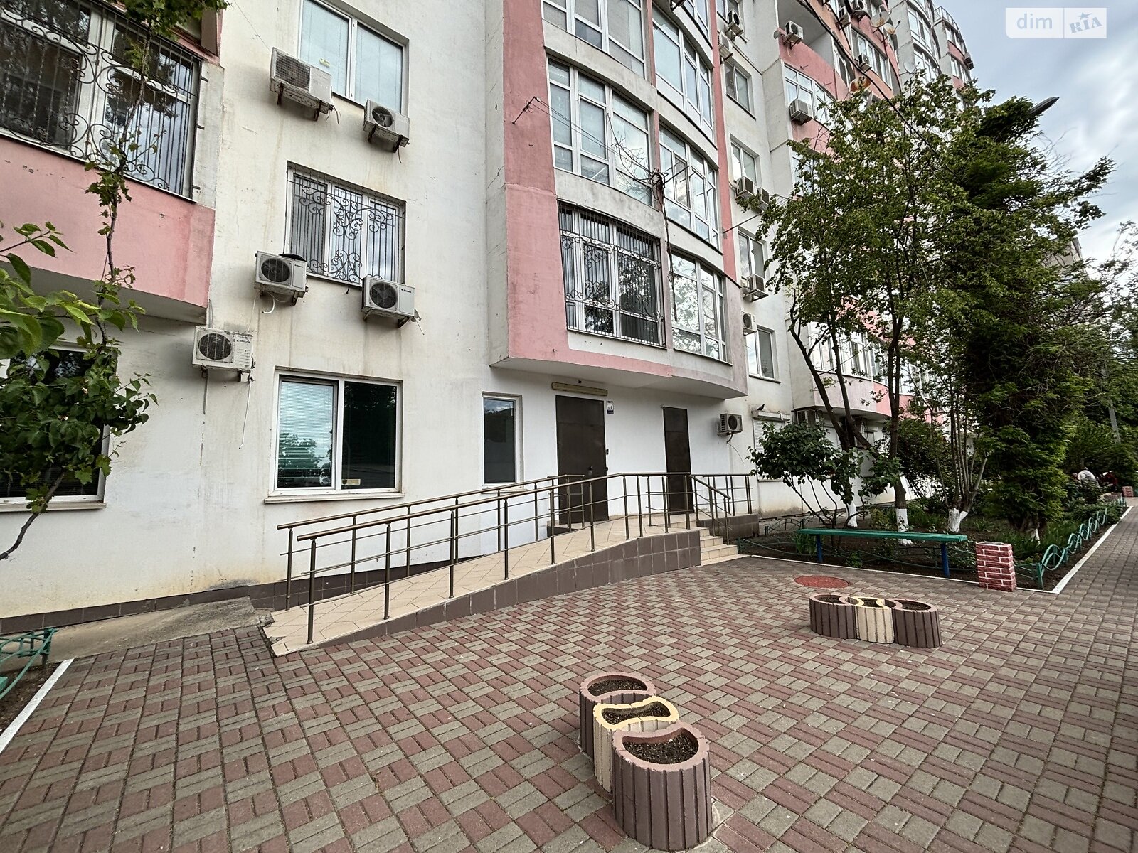 Продаж трикімнатної квартири в Одесі, на дор. Фонтанська, район Великий Фонтан фото 1 Продаж трикімнатної квартири в Одесі, на дор. Фонтанська, район Великий Фонтан фото 1