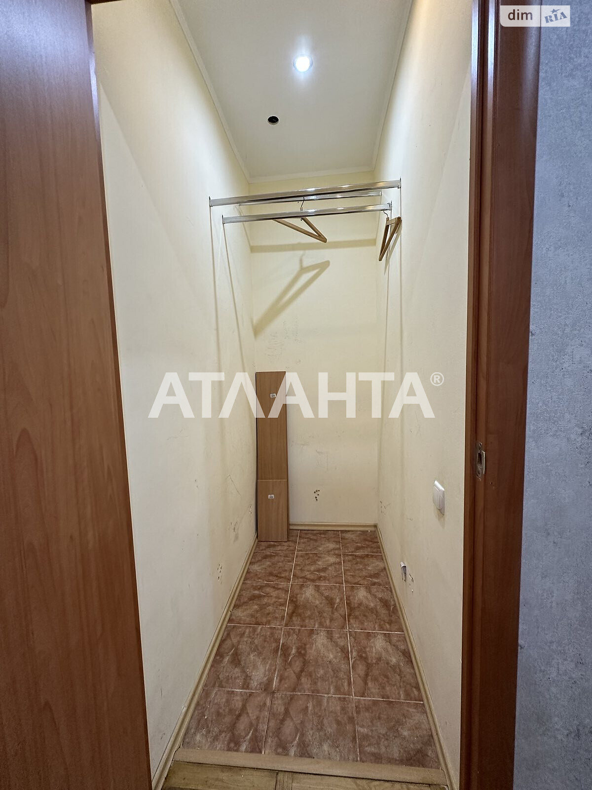 Продажа трехкомнатной квартиры в Одессе, на дор. Фонтанская, район Большой Фонтан фото 1 Продажа трехкомнатной квартиры в Одессе, на дор. Фонтанская, район Большой Фонтан фото 1