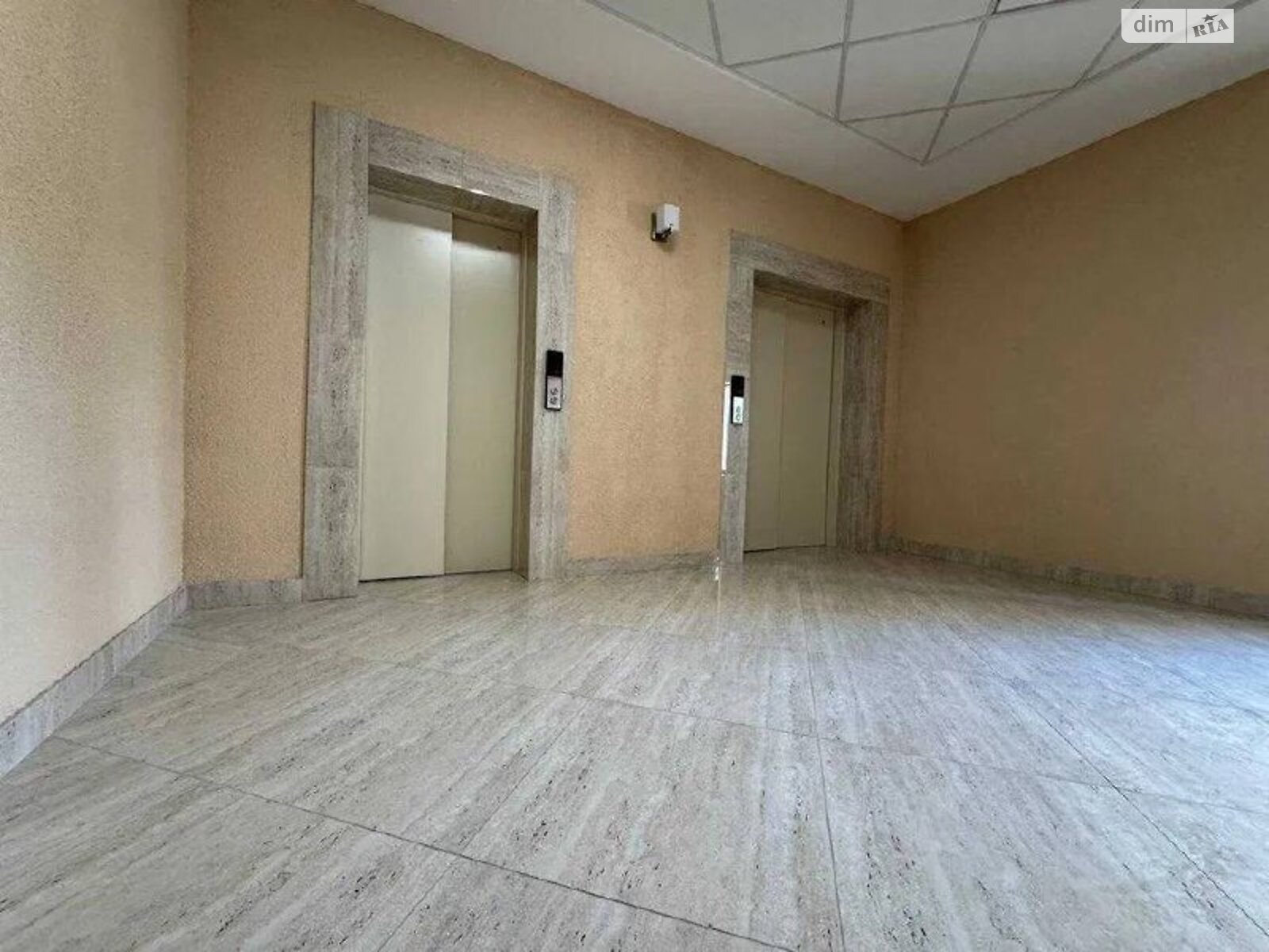 Продажа двухкомнатной квартиры в Одессе, на дор. Фонтанская 124, район Большой Фонтан фото 1 Продажа двухкомнатной квартиры в Одессе, на дор. Фонтанская 124, район Большой Фонтан фото 1