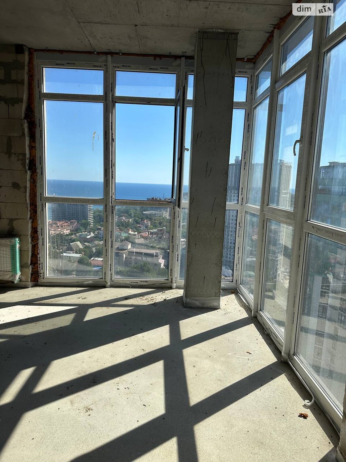 Продаж трикімнатної квартири в Одесі, на дор. Фонтанська, район Великий Фонтан фото 1 Продаж трикімнатної квартири в Одесі, на дор. Фонтанська, район Великий Фонтан фото 1