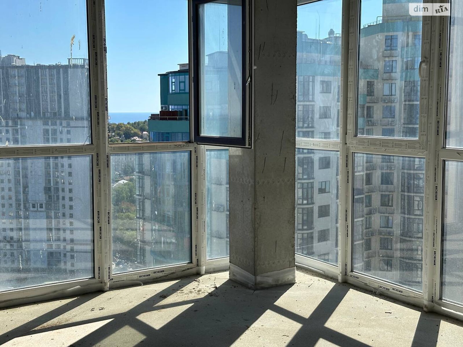 Продаж трикімнатної квартири в Одесі, на дор. Фонтанська, район Великий Фонтан фото 1 Продаж трикімнатної квартири в Одесі, на дор. Фонтанська, район Великий Фонтан фото 1