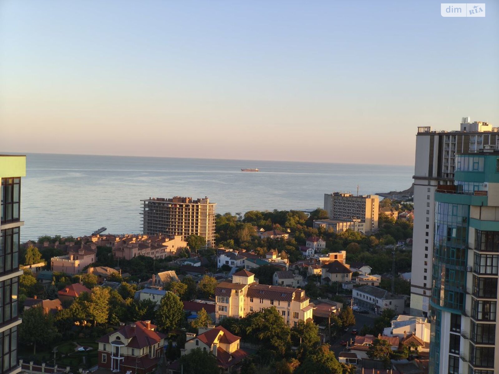 Продаж однокімнатної квартири в Одесі, на дор. Фонтанська, район Великий Фонтан фото 1