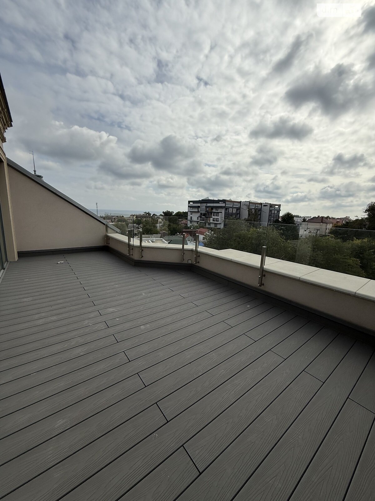 Продажа трехкомнатной квартиры в Одессе, на дор. Фонтанская 64/1, район Большой Фонтан фото 1 Продажа трехкомнатной квартиры в Одессе, на дор. Фонтанская 64/1, район Большой Фонтан фото 1