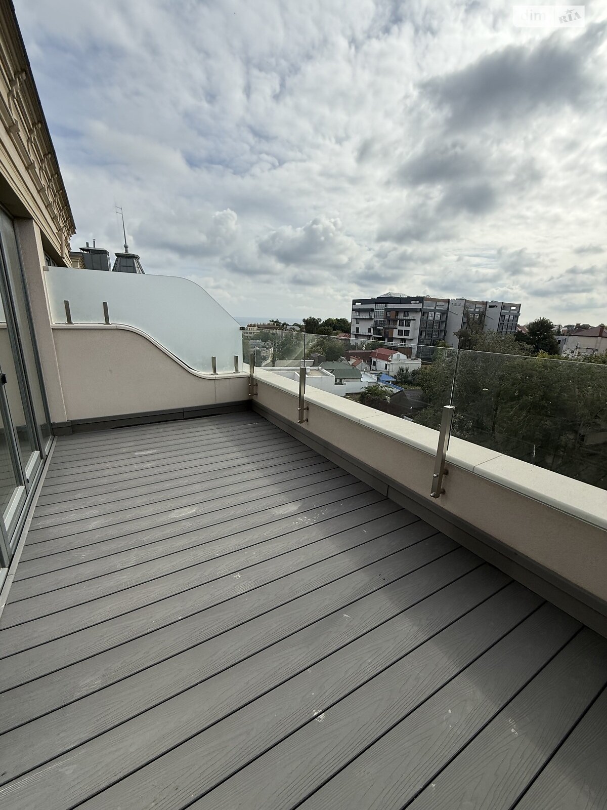 Продажа трехкомнатной квартиры в Одессе, на дор. Фонтанская 64/1, район Большой Фонтан фото 1 Продажа трехкомнатной квартиры в Одессе, на дор. Фонтанская 64/1, район Большой Фонтан фото 1