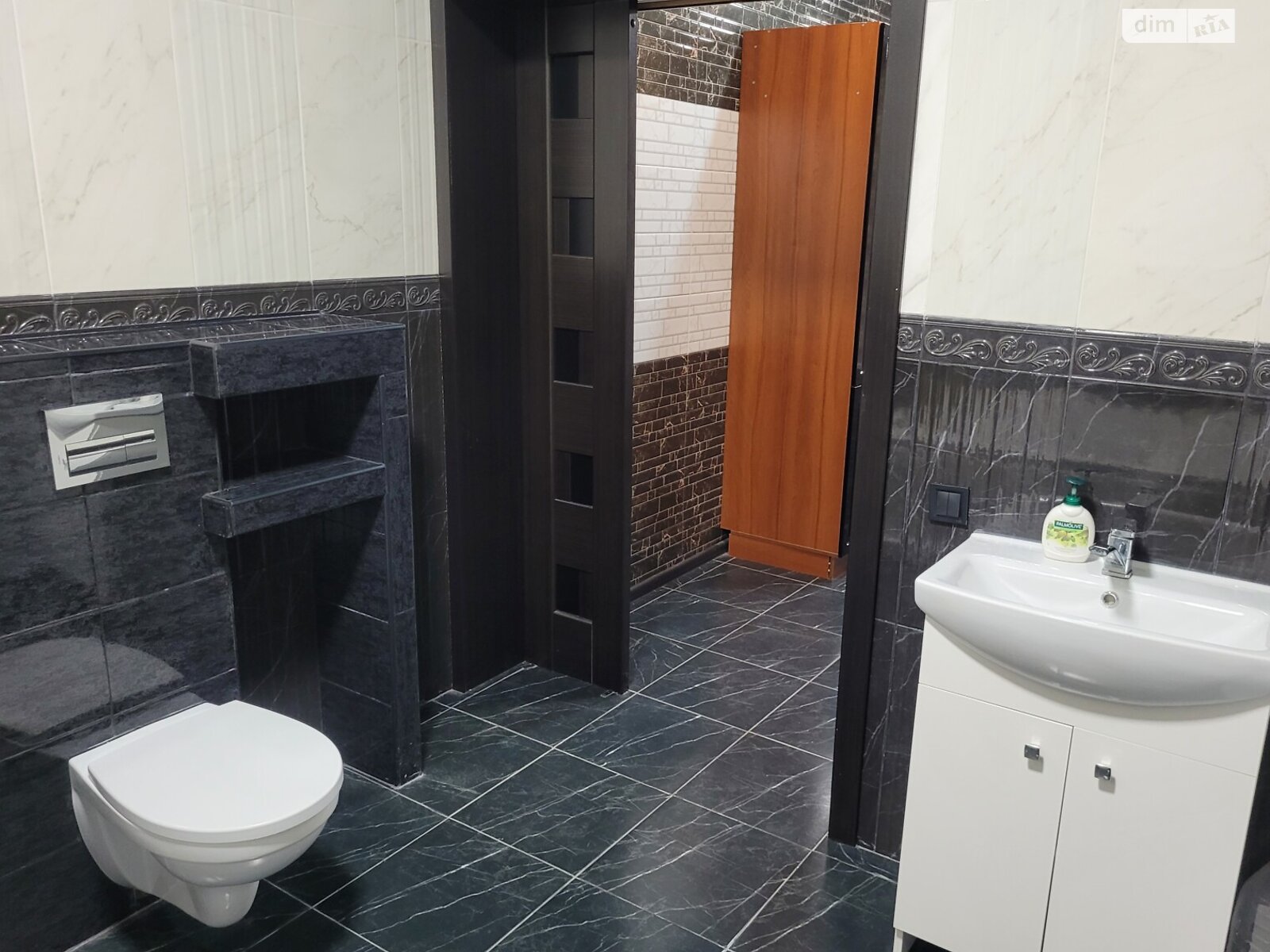 Продаж однокімнатної квартири в Одесі, на дор. Фонтанська 122, район Великий Фонтан фото 1