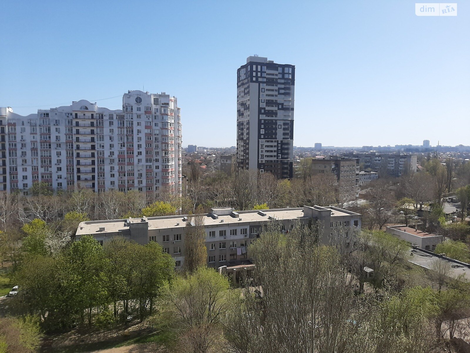 Продажа трехкомнатной квартиры в Одессе, на ул. Ивана Франко, район Большой Фонтан фото 1 Продажа трехкомнатной квартиры в Одессе, на ул. Ивана Франко, район Большой Фонтан фото 1