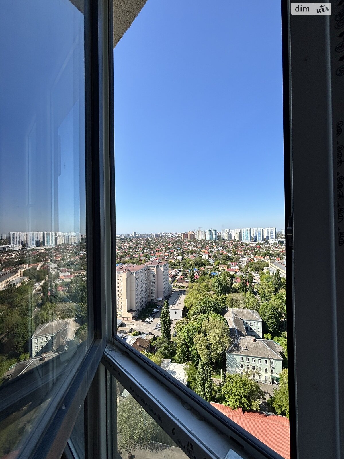 Продажа однокомнатной квартиры в Одессе, на ул. Ивана Франко, район Большой Фонтан фото 1 Продажа однокомнатной квартиры в Одессе, на ул. Ивана Франко, район Большой Фонтан фото 1