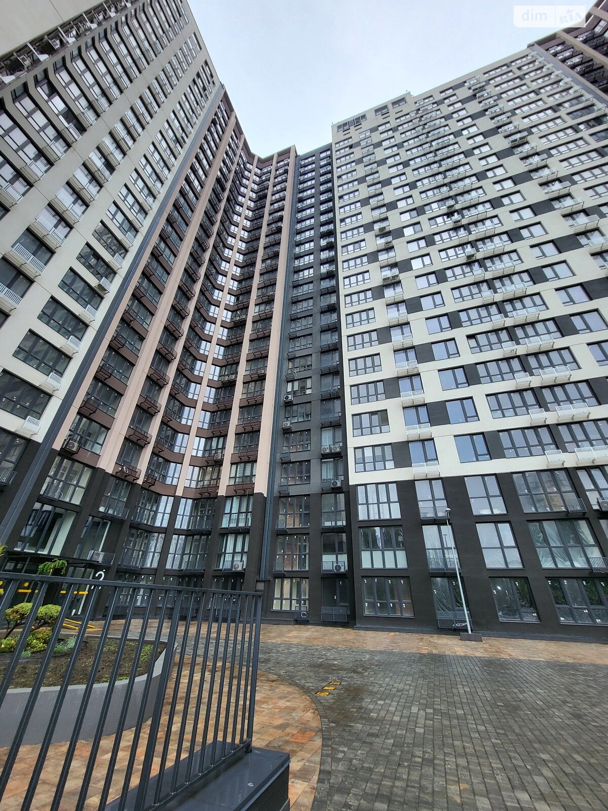 Продажа двухкомнатной квартиры в Одессе, на ул. Ивана Франко 40 корпус 1, район Большой Фонтан фото 1 Продажа двухкомнатной квартиры в Одессе, на ул. Ивана Франко 40 корпус 1, район Большой Фонтан фото 1