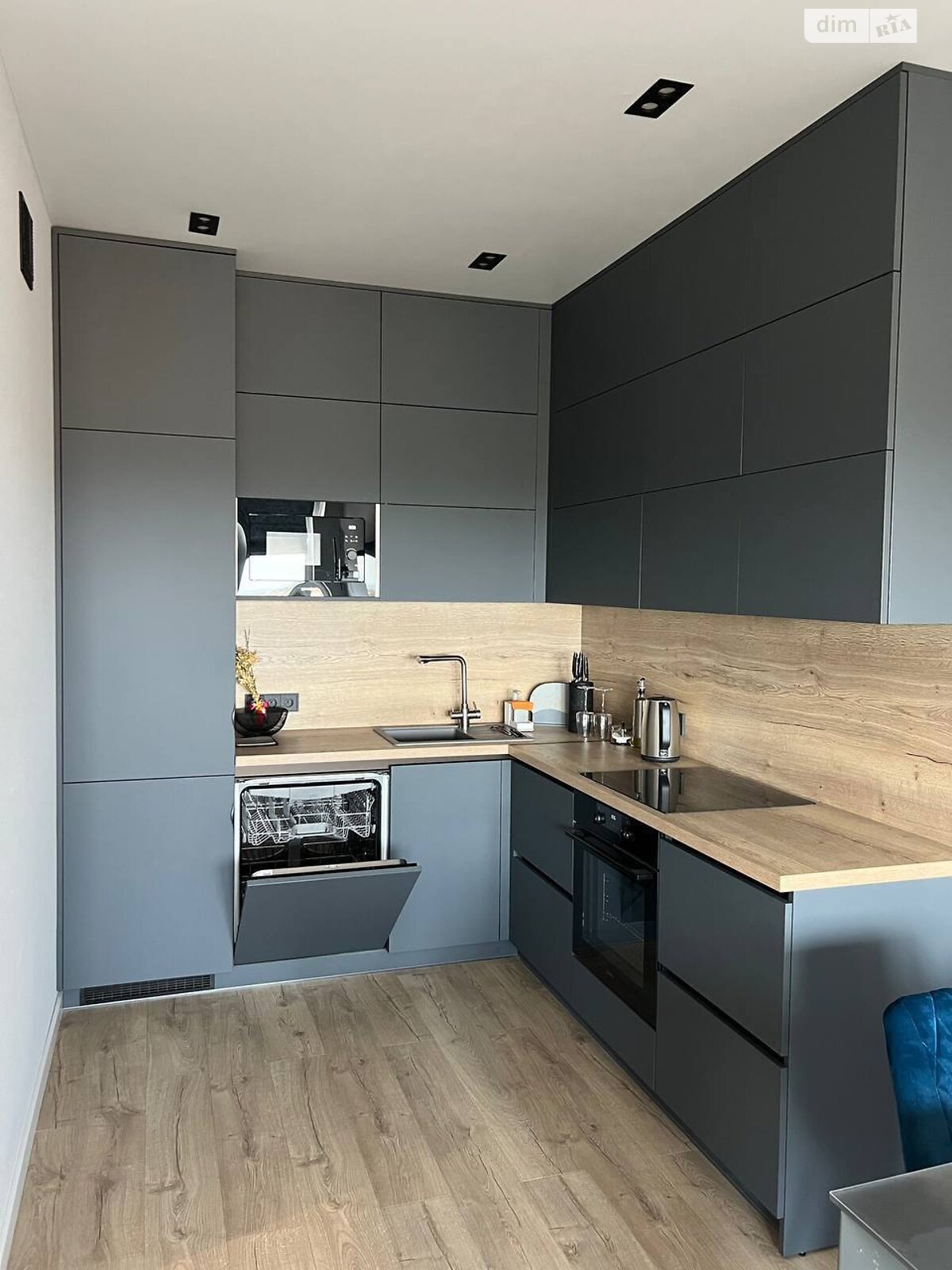 Продажа двухкомнатной квартиры в Одессе, на ул. Костанди 104, район Большой Фонтан фото 1 Продажа двухкомнатной квартиры в Одессе, на ул. Костанди 104, район Большой Фонтан фото 1