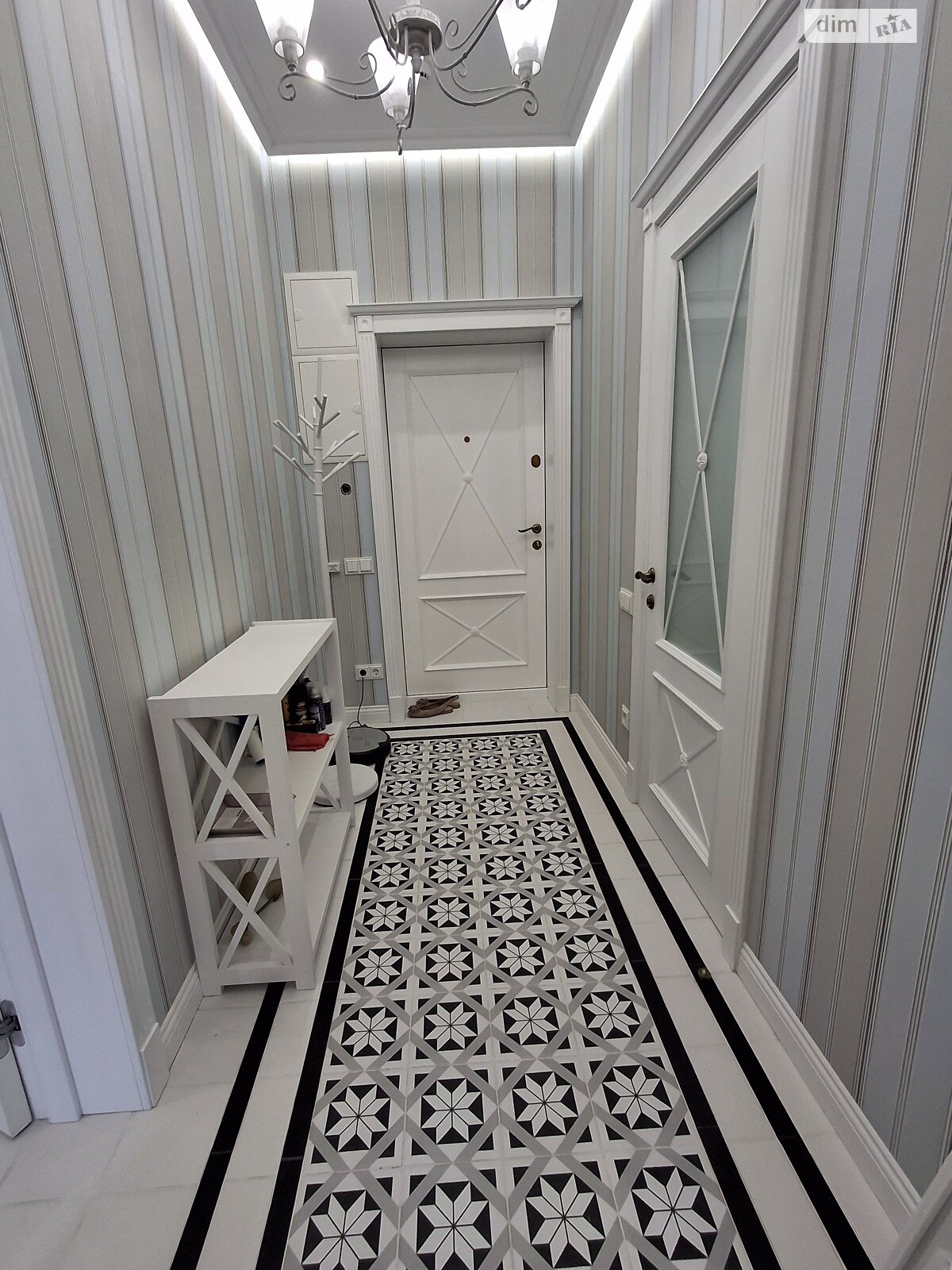 Продажа однокомнатной квартиры в Одессе, на ул. Костанди 104Б, район Большой Фонтан фото 1 Продажа однокомнатной квартиры в Одессе, на ул. Костанди 104Б, район Большой Фонтан фото 1