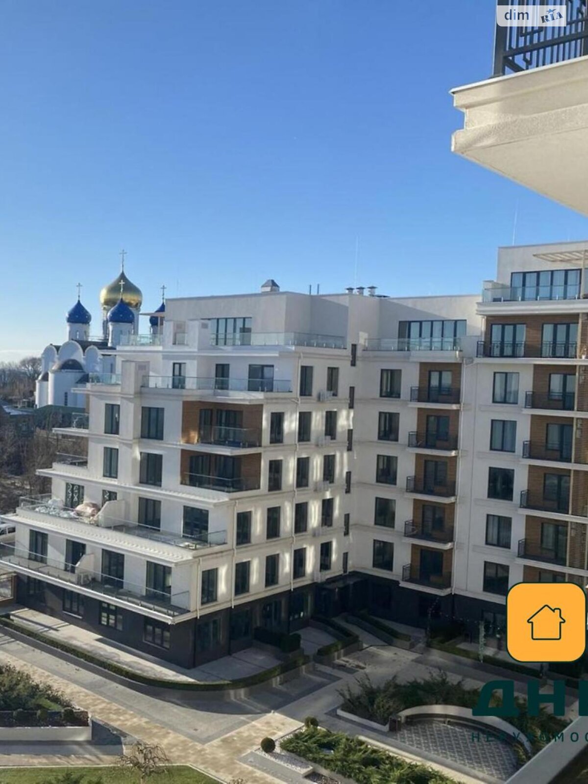 Продажа трехкомнатной квартиры в Одессе, на пер. Маячный 7, район Большой Фонтан фото 1