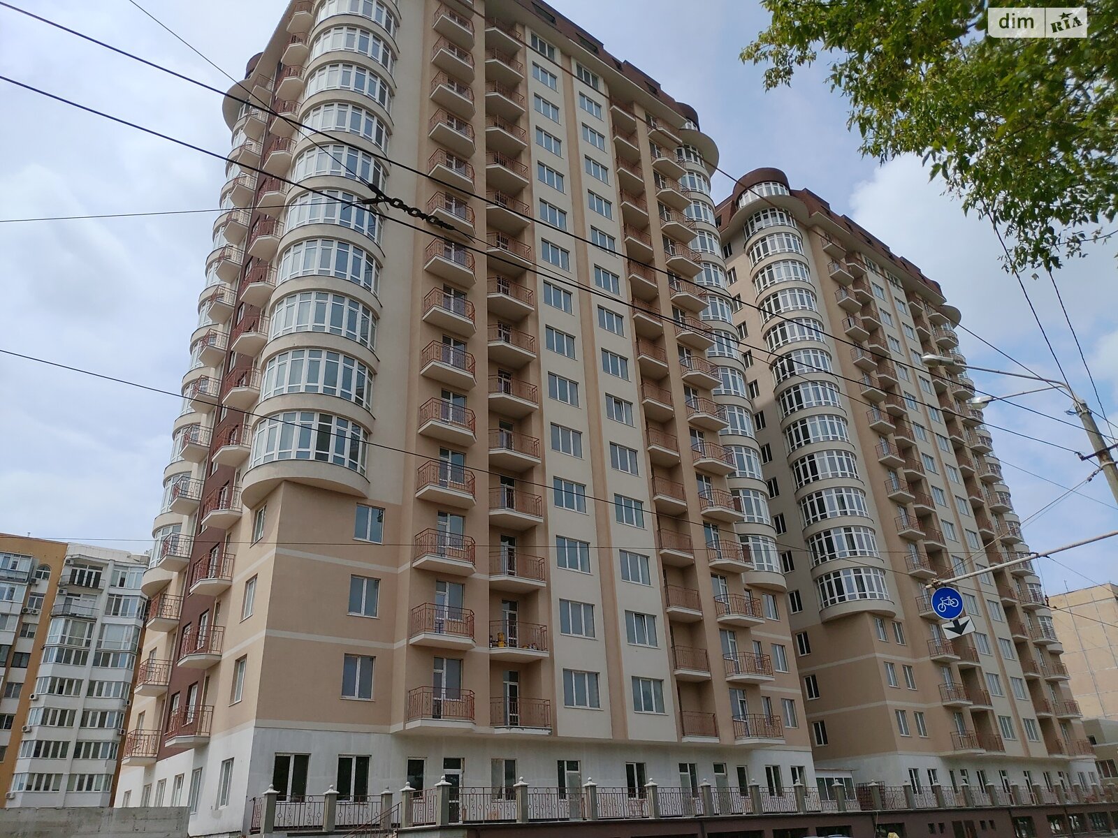 Продаж трикімнатної квартири в Одесі, на дор. Фонтанська, район Великий Фонтан фото 1