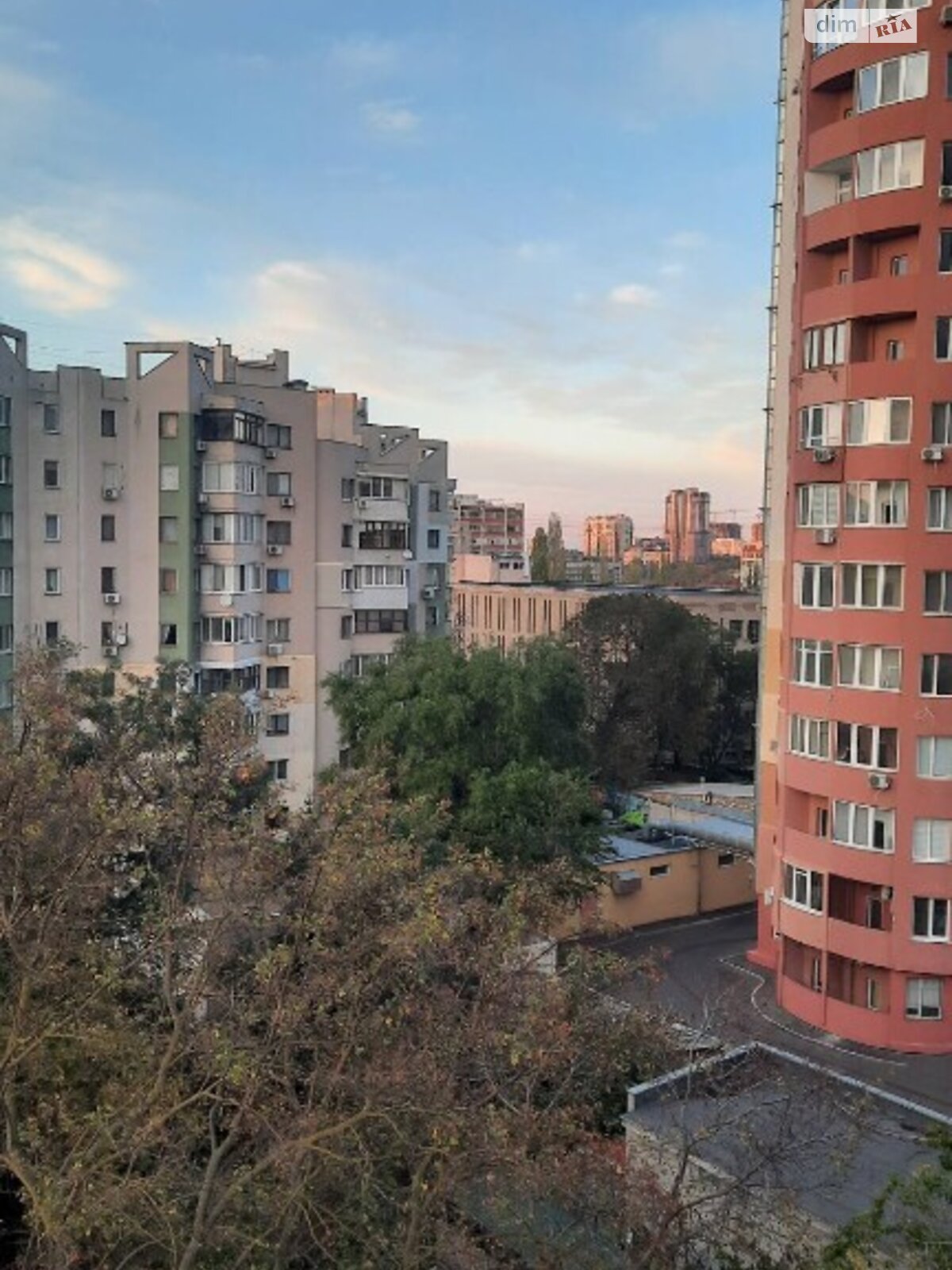 Продажа однокомнатной квартиры в Одессе, на ул. Педагогическая 21, район Большой Фонтан фото 1
