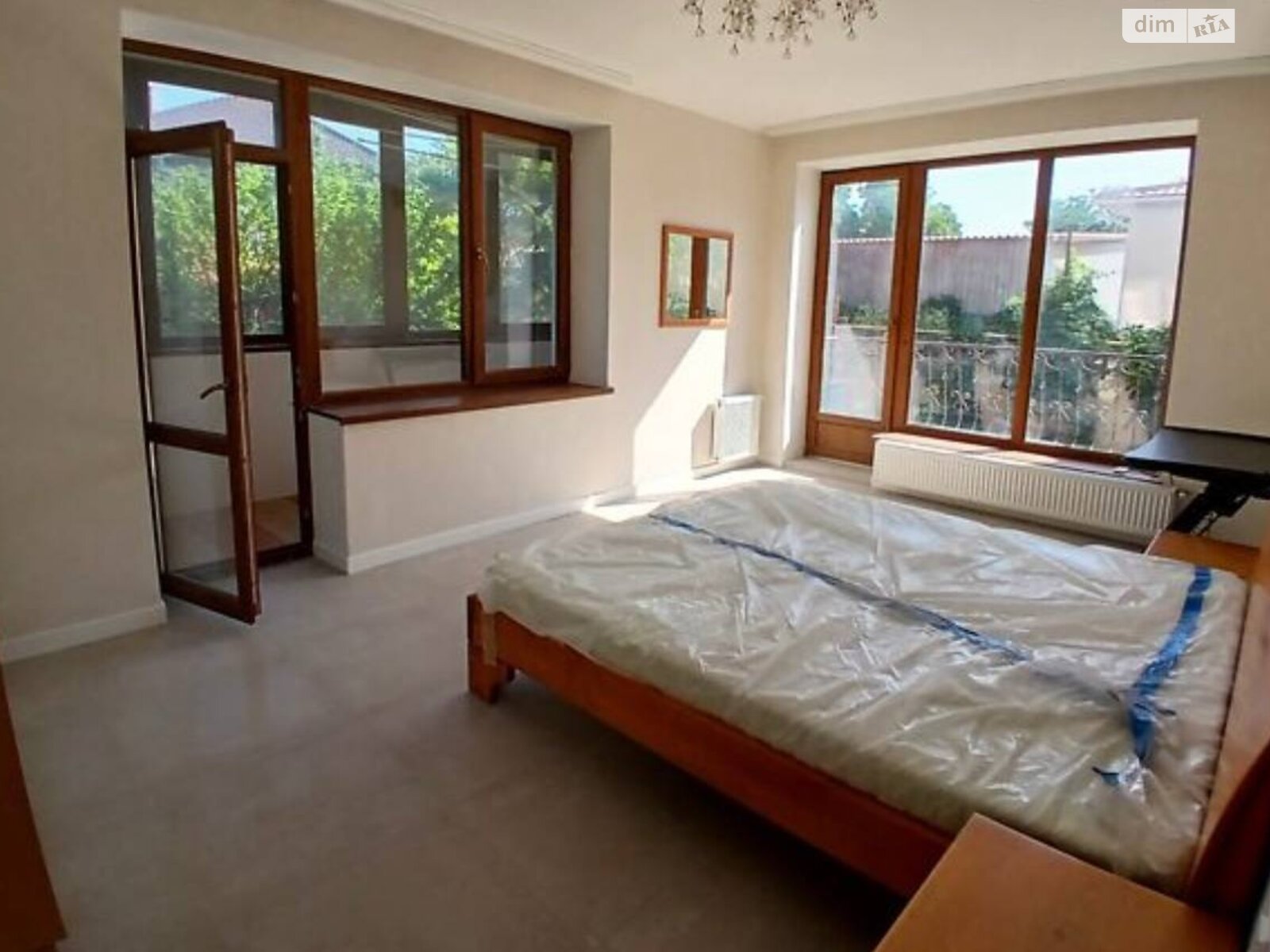 Продаж трикімнатної квартири в Одесі, на вул. Таїрова 6, район Великий Фонтан фото 1 Продаж трикімнатної квартири в Одесі, на вул. Таїрова 6, район Великий Фонтан фото 1