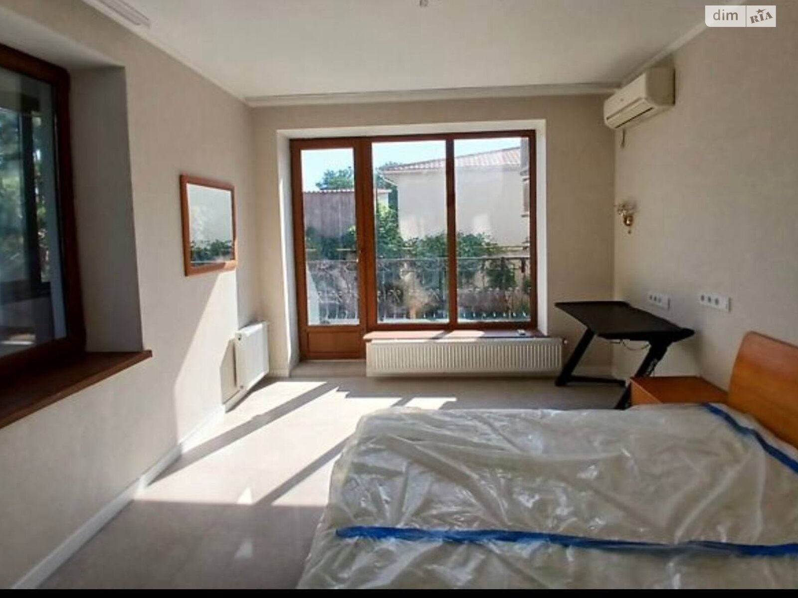 Продаж трикімнатної квартири в Одесі, на вул. Таїрова 6, район Великий Фонтан фото 1 Продаж трикімнатної квартири в Одесі, на вул. Таїрова 6, район Великий Фонтан фото 1