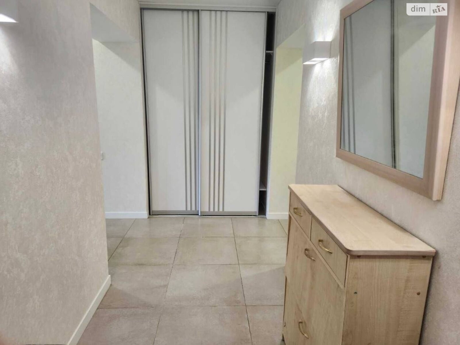 Продаж трикімнатної квартири в Одесі, на вул. Таїрова 6, район Великий Фонтан фото 1 Продаж трикімнатної квартири в Одесі, на вул. Таїрова 6, район Великий Фонтан фото 1