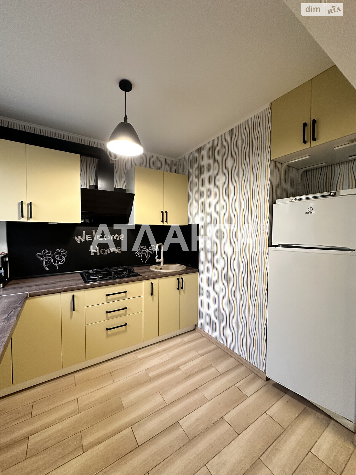 Продаж трикімнатної квартири в Одесі, на вул. Академіка Філатова, район Черемушки фото 1 Продаж трикімнатної квартири в Одесі, на вул. Академіка Філатова, район Черемушки фото 1