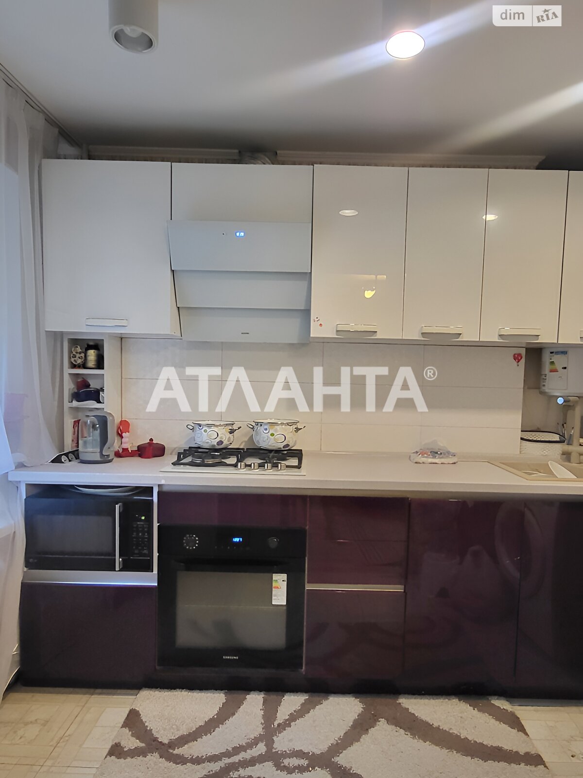 Продажа трехкомнатной квартиры в Одессе, на ул. Академика Филатова, район Черемушки фото 1 Продажа трехкомнатной квартиры в Одессе, на ул. Академика Филатова, район Черемушки фото 1