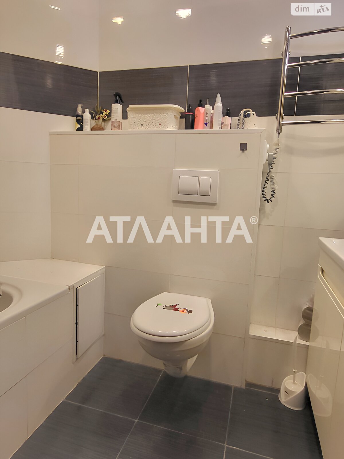 Продажа трехкомнатной квартиры в Одессе, на ул. Академика Филатова, район Черемушки фото 1 Продажа трехкомнатной квартиры в Одессе, на ул. Академика Филатова, район Черемушки фото 1
