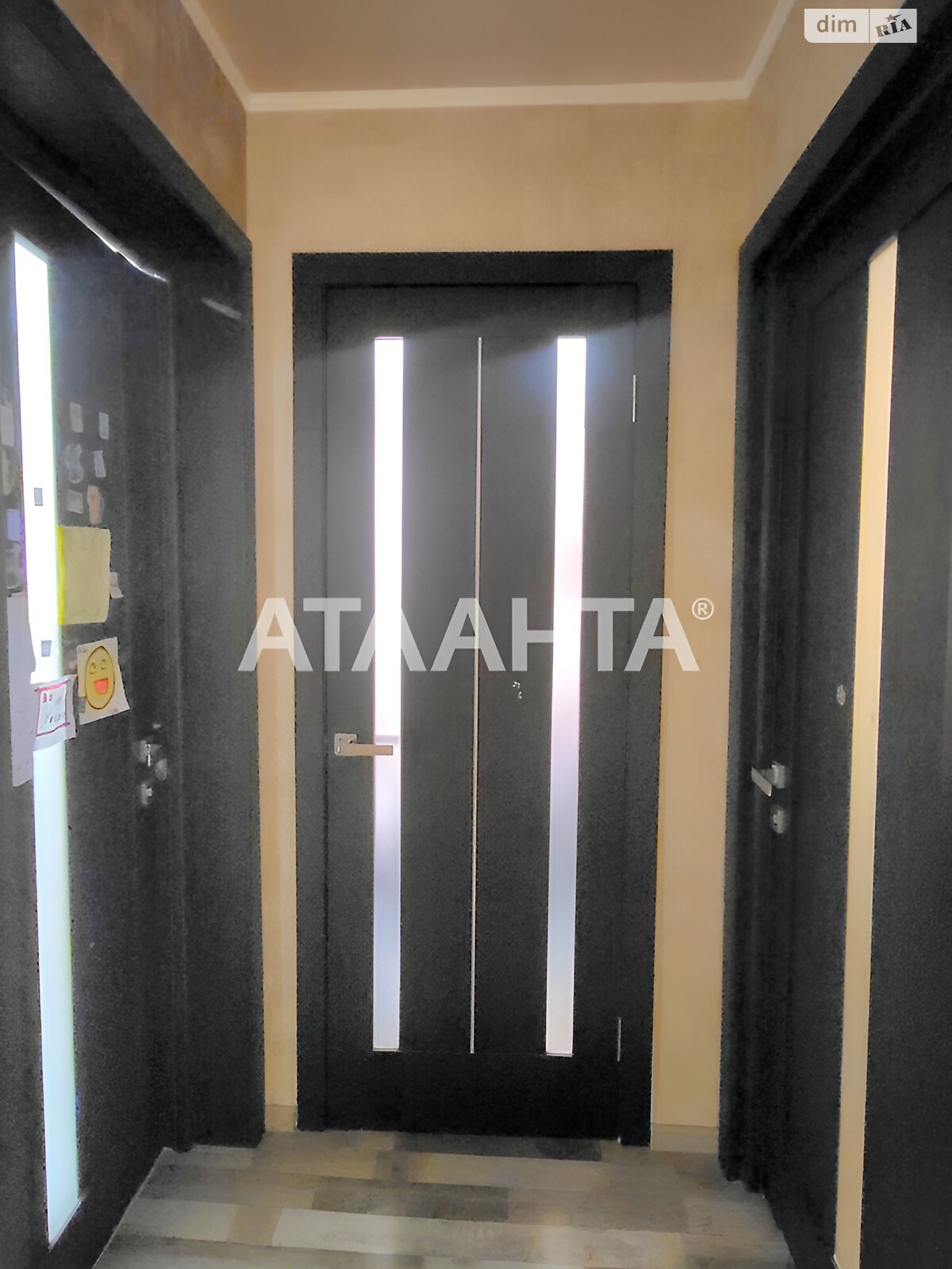 Продажа трехкомнатной квартиры в Одессе, на ул. Академика Филатова, район Черемушки фото 1 Продажа трехкомнатной квартиры в Одессе, на ул. Академика Филатова, район Черемушки фото 1