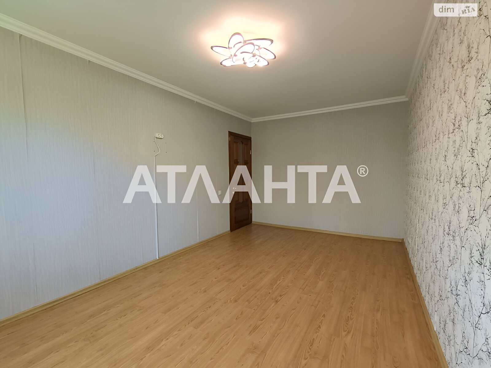 Продаж трикімнатної квартири в Одесі, на вул. Євгена Танцюри, район Черемушки фото 1 Продаж трикімнатної квартири в Одесі, на вул. Євгена Танцюри, район Черемушки фото 1