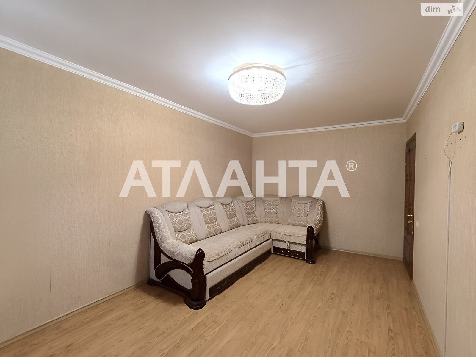 Продаж трикімнатної квартири в Одесі, на вул. Євгена Танцюри, район Черемушки фото 1 Продаж трикімнатної квартири в Одесі, на вул. Євгена Танцюри, район Черемушки фото 1