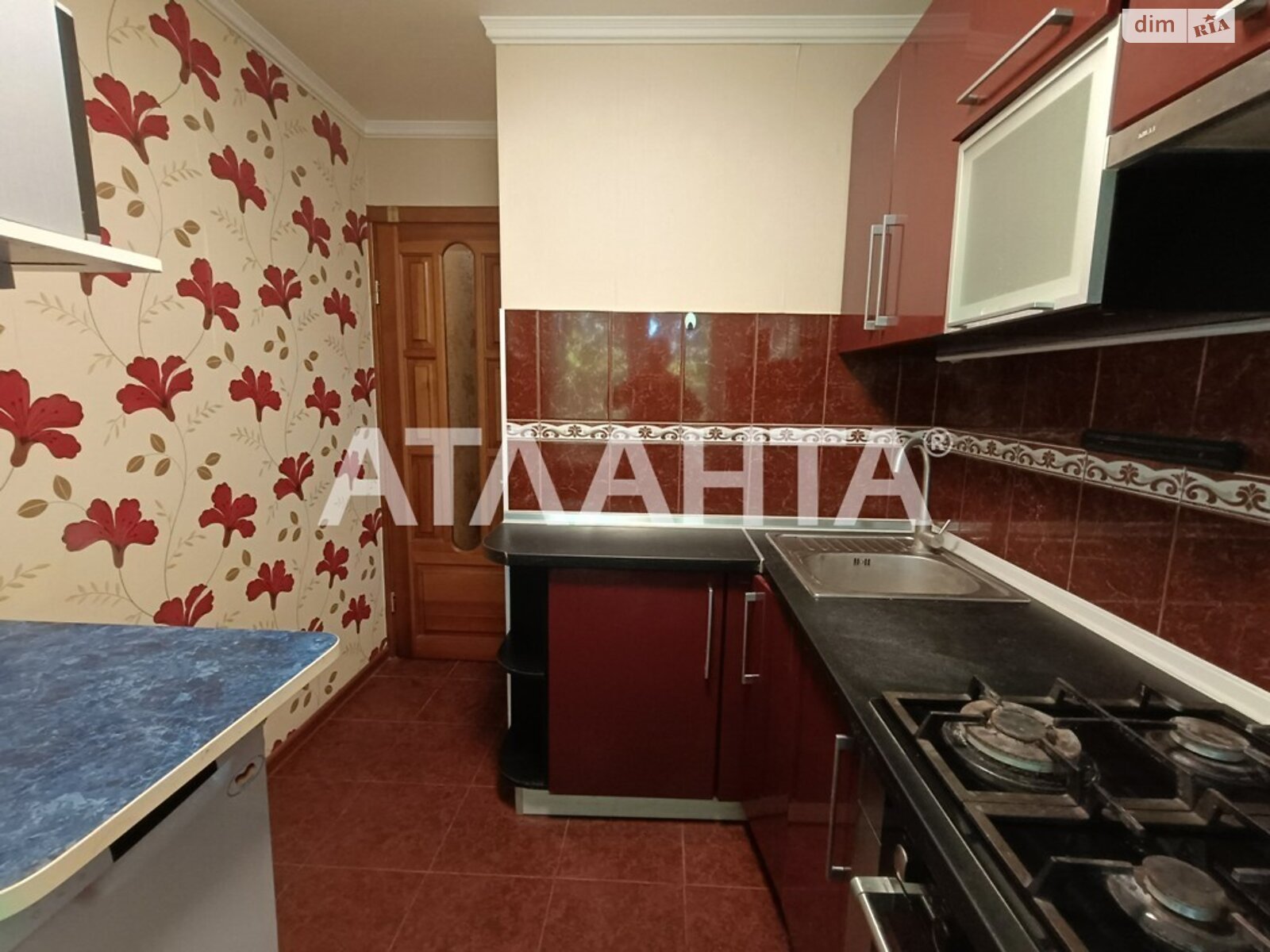 Продаж трикімнатної квартири в Одесі, на вул. Євгена Танцюри, район Черемушки фото 1 Продаж трикімнатної квартири в Одесі, на вул. Євгена Танцюри, район Черемушки фото 1