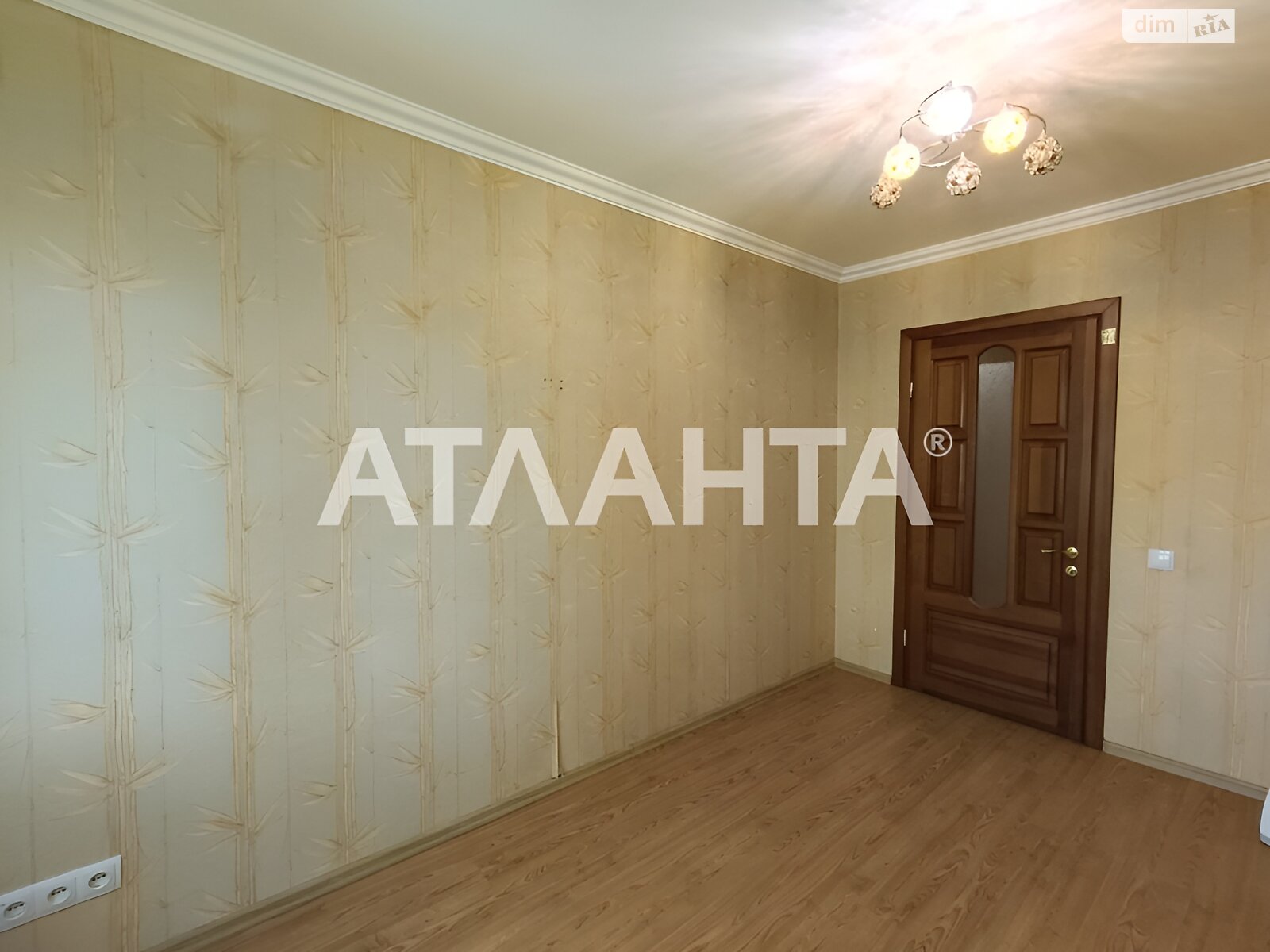 Продаж трикімнатної квартири в Одесі, на вул. Євгена Танцюри, район Черемушки фото 1 Продаж трикімнатної квартири в Одесі, на вул. Євгена Танцюри, район Черемушки фото 1