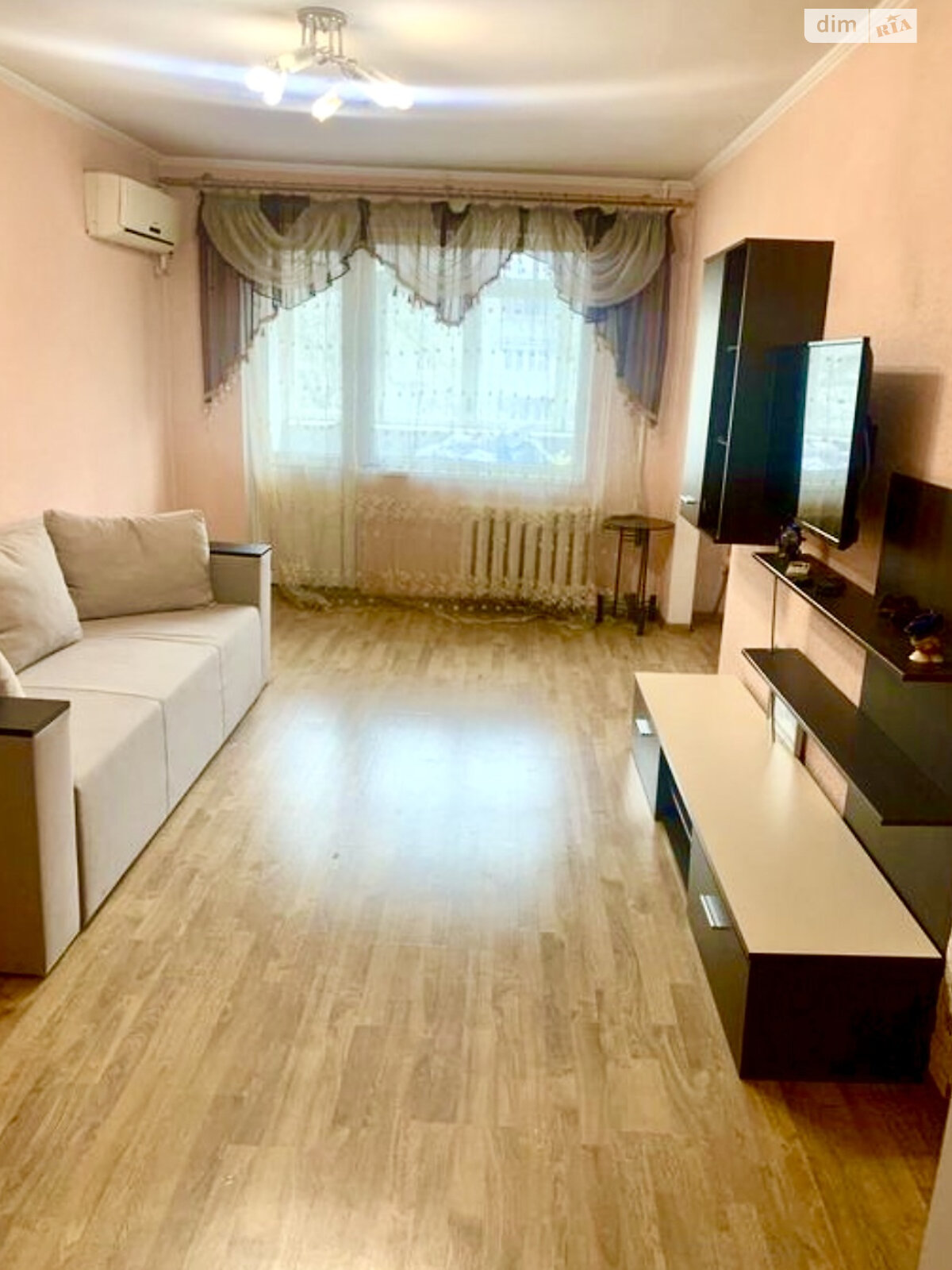 Продаж двокімнатної квартири в Одесі, на вул. Євгена Танцюри, район Черемушки фото 1 Продаж двокімнатної квартири в Одесі, на вул. Євгена Танцюри, район Черемушки фото 1
