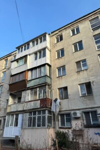 Продажа трехкомнатной квартиры в Одессе, на ул. Генерала Петрова 28, район Черемушки фото 2