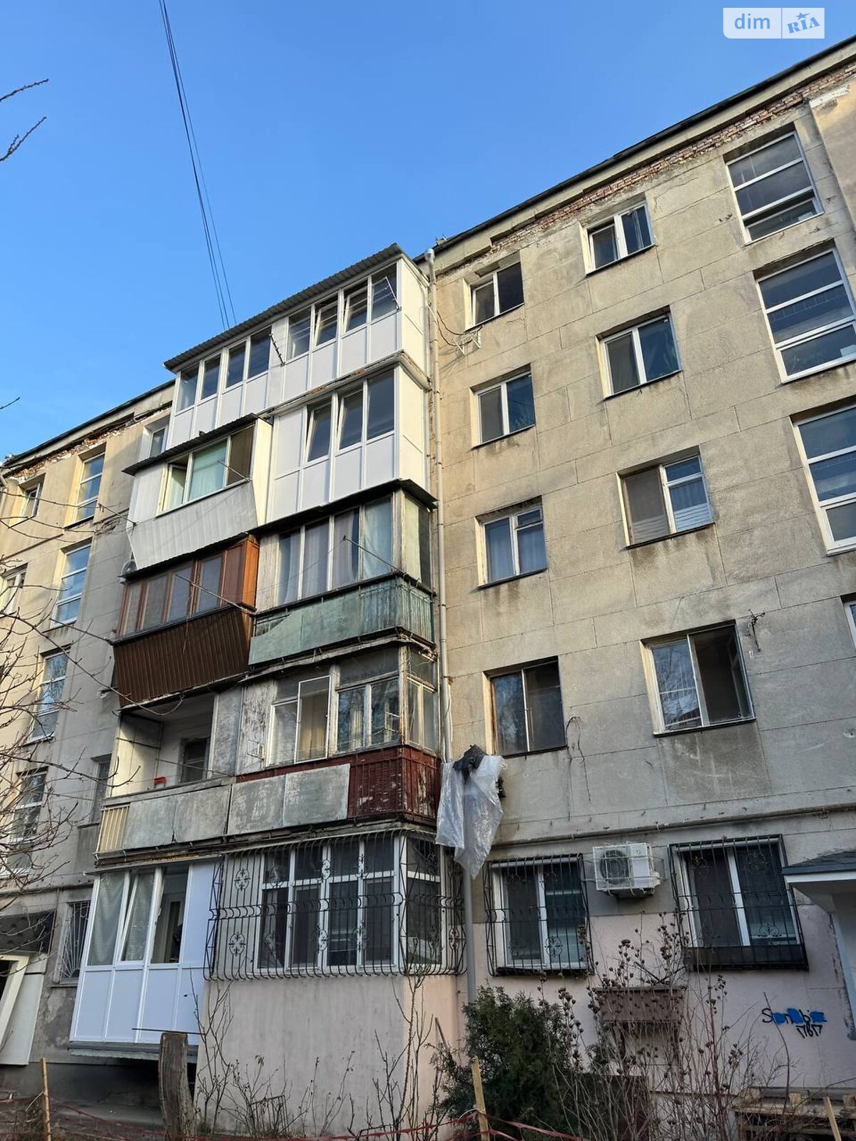 Продажа трехкомнатной квартиры в Одессе, на ул. Генерала Петрова 28, район Черемушки фото 1