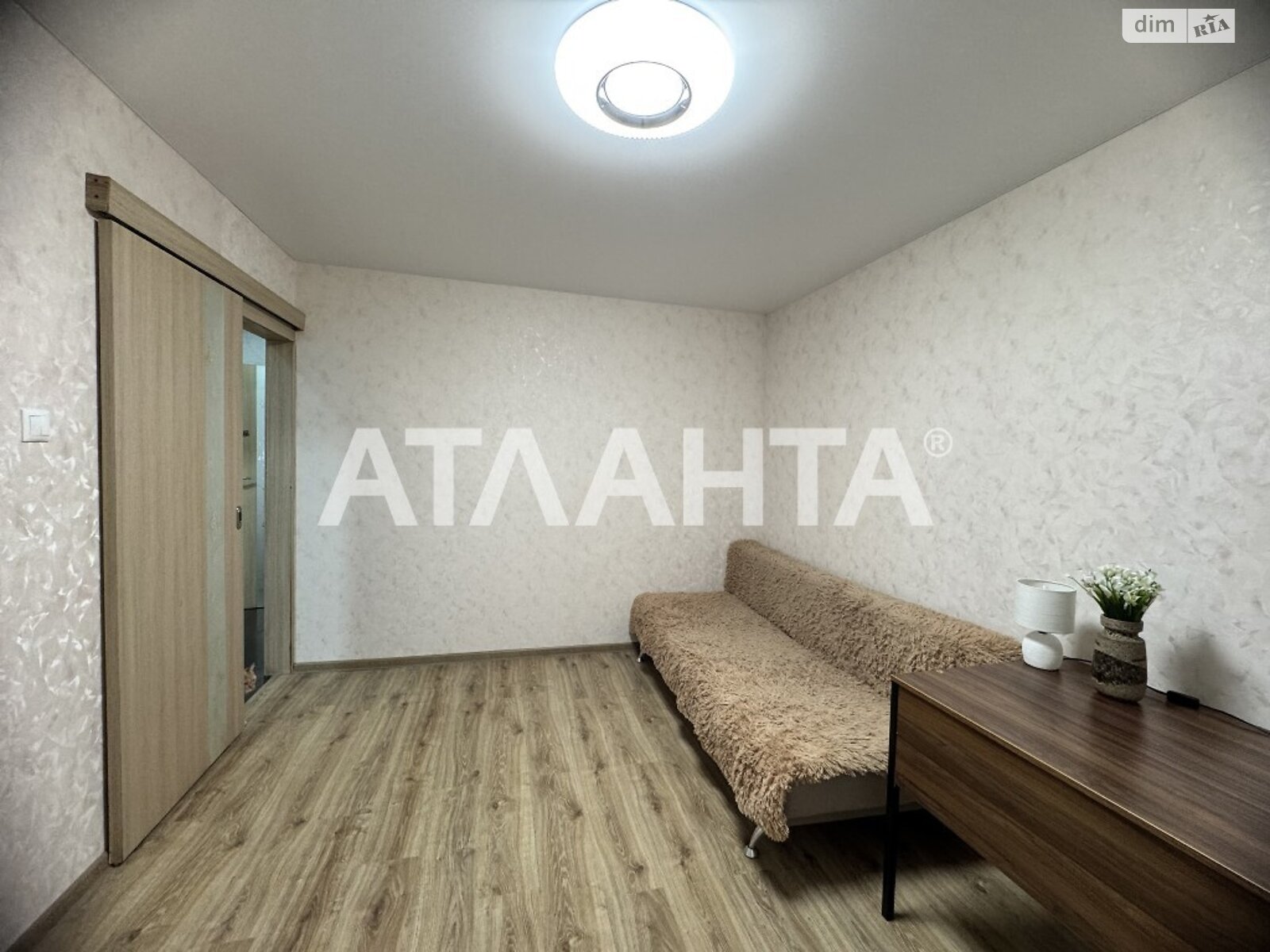 Продаж двокімнатної квартири в Одесі, на вул. Івана і Юрія Лип, район Черемушки фото 1