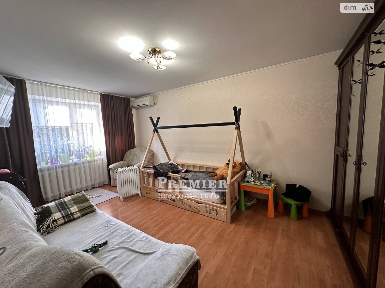 Продаж двокімнатної квартири в Одесі, на вул. Космонавтів, район Черемушки фото 1 Продаж двокімнатної квартири в Одесі, на вул. Космонавтів, район Черемушки фото 1