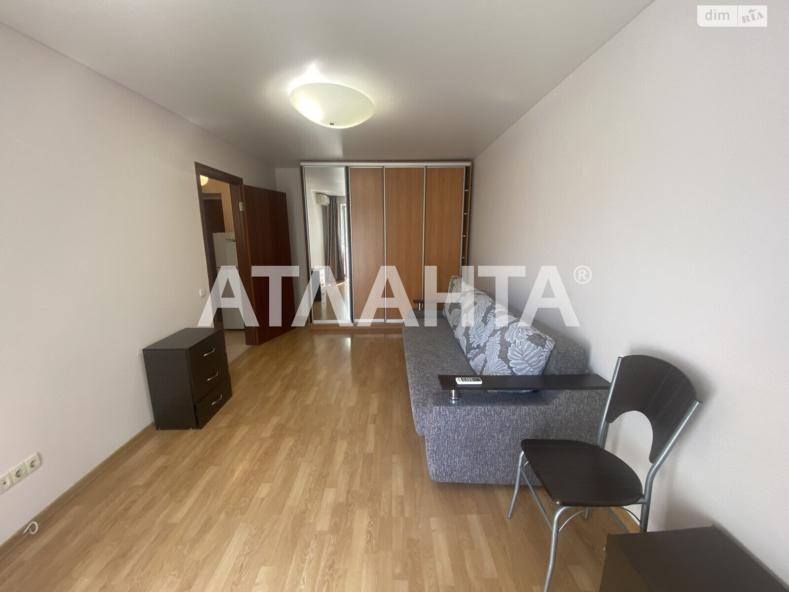 Продаж однокімнатної квартири в Одесі, на вул. Космонавтів, район Черемушки фото 1 Продаж однокімнатної квартири в Одесі, на вул. Космонавтів, район Черемушки фото 1