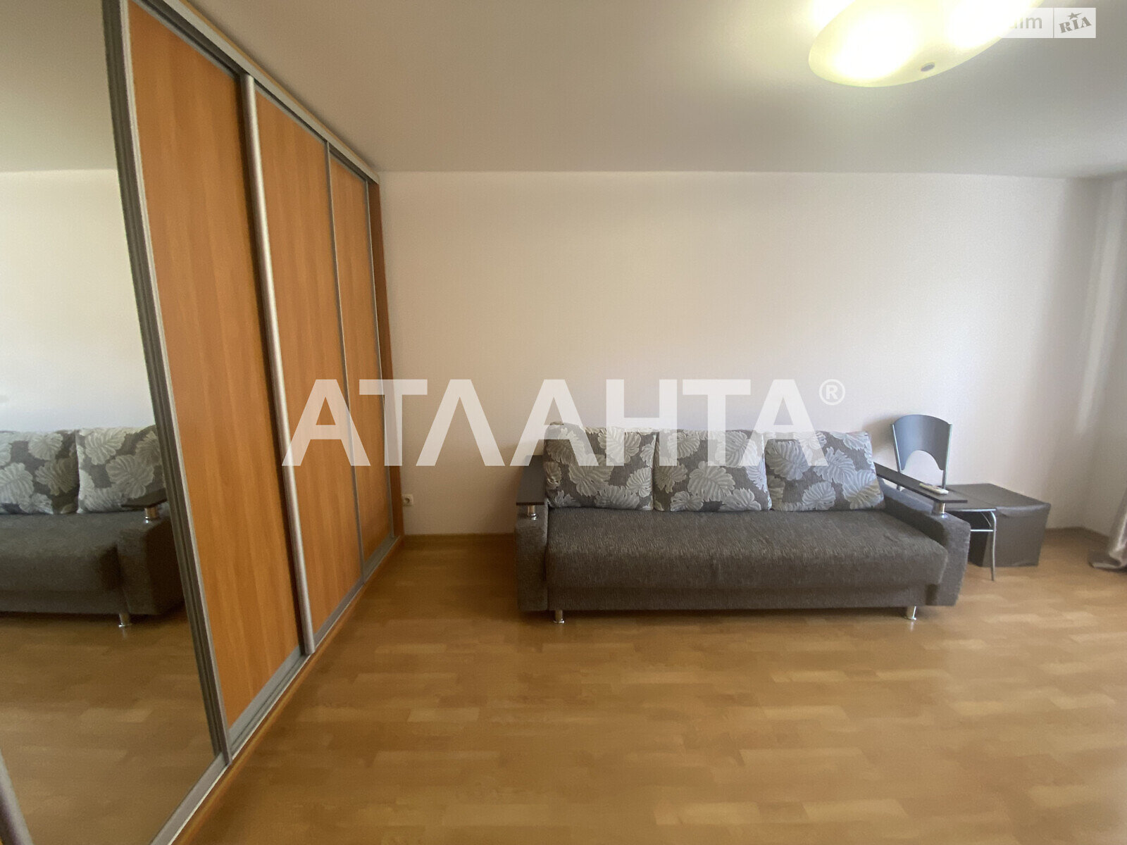 Продаж однокімнатної квартири в Одесі, на вул. Космонавтів, район Черемушки фото 1 Продаж однокімнатної квартири в Одесі, на вул. Космонавтів, район Черемушки фото 1