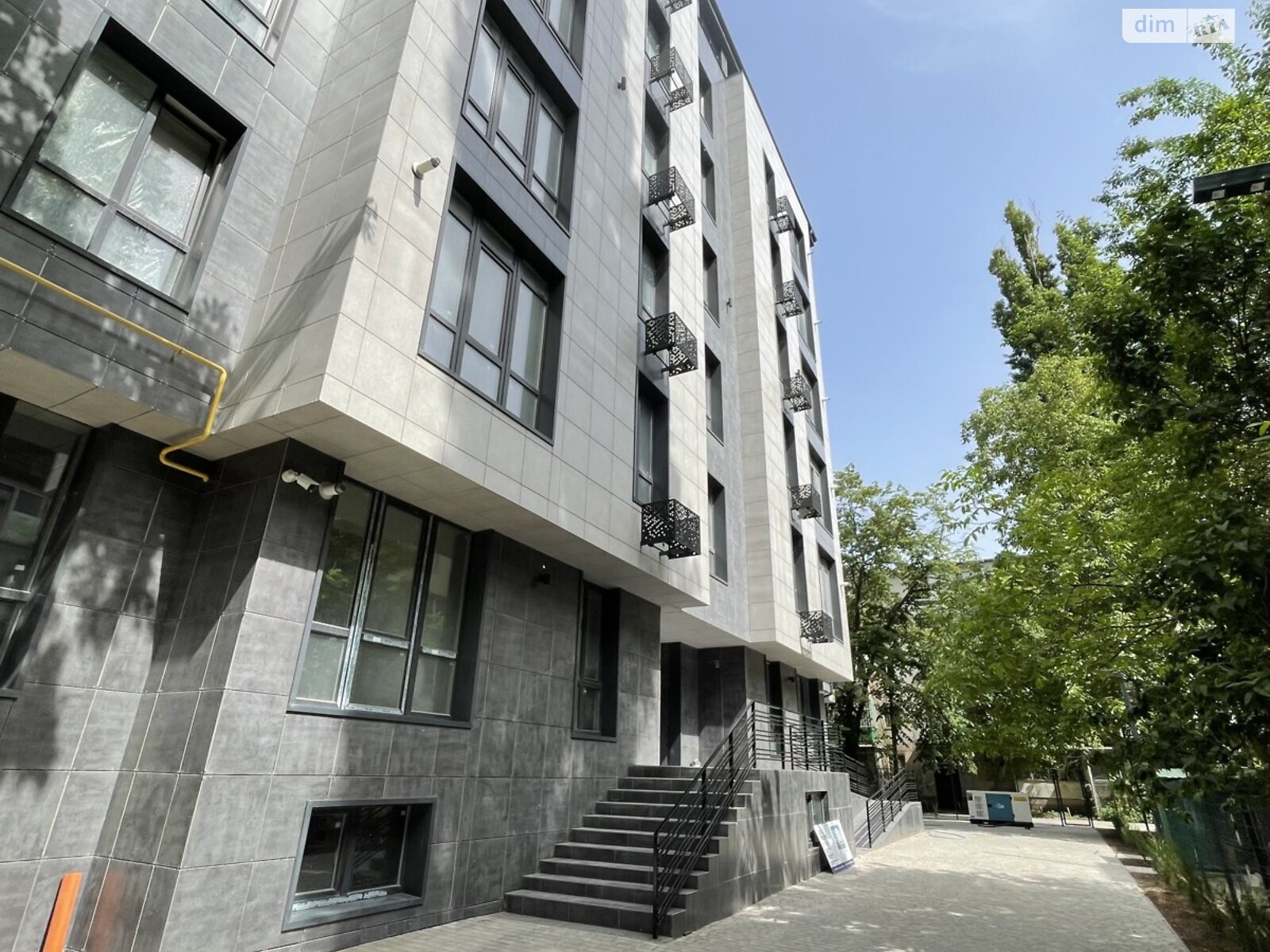 Продажа однокомнатной квартиры в Одессе, на ул. Космонавтов, район Черемушки фото 1 Продажа однокомнатной квартиры в Одессе, на ул. Космонавтов, район Черемушки фото 1