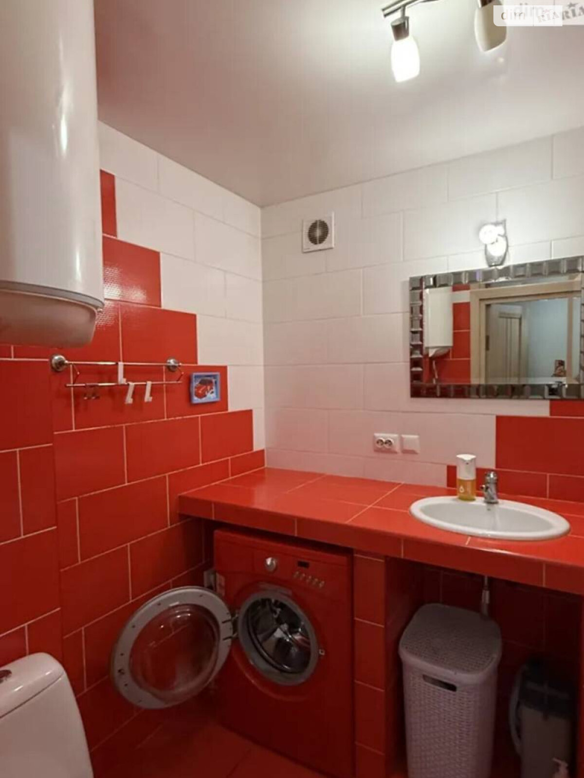 Продаж трикімнатної квартири в Одесі, на вул. Космонавтів 54, район Черемушки фото 1 Продаж трикімнатної квартири в Одесі, на вул. Космонавтів 54, район Черемушки фото 1