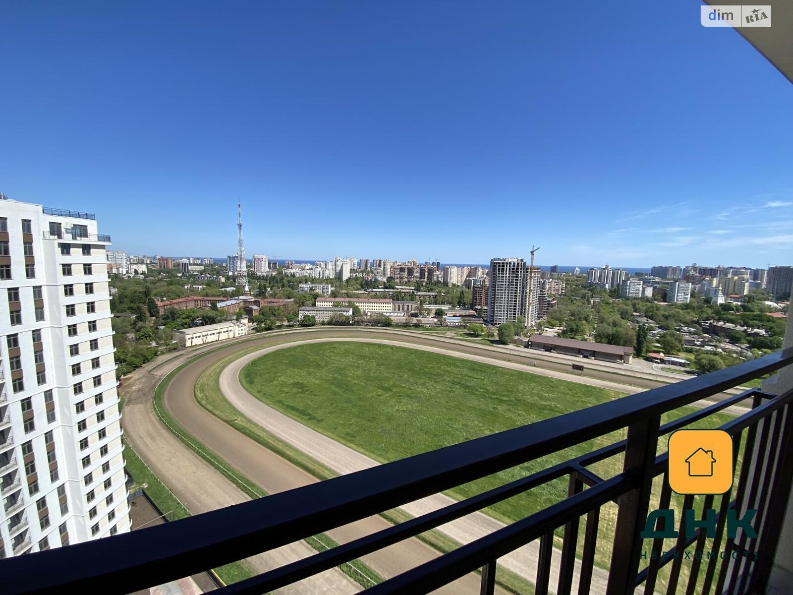 Продажа трехкомнатной квартиры в Одессе, на ул. Краснова 3 корпус 61, район Черемушки фото 1