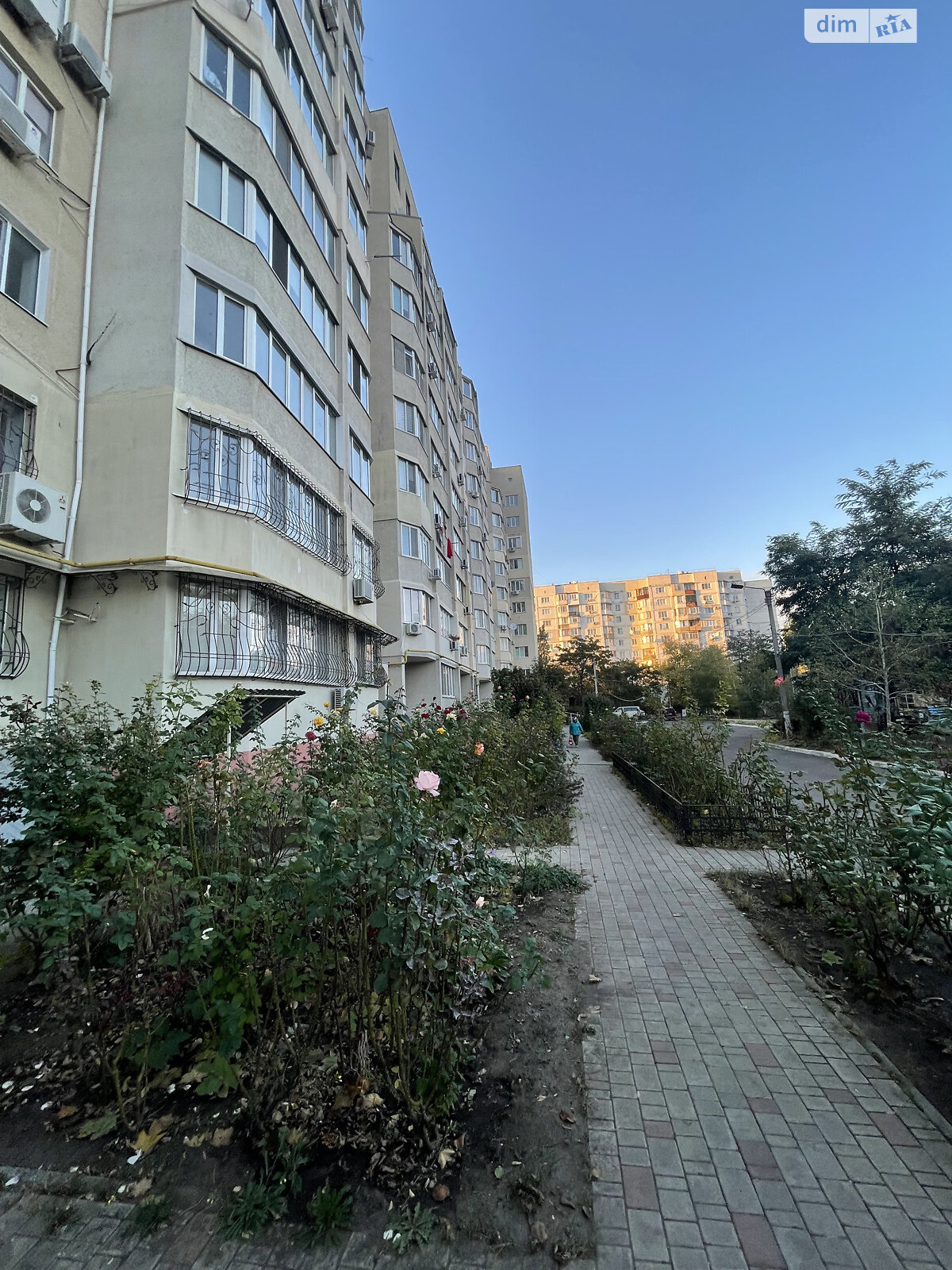 Продаж трикімнатної квартири в Одесі, на вул. Скворцова, район Черемушки фото 1 Продаж трикімнатної квартири в Одесі, на вул. Скворцова, район Черемушки фото 1
