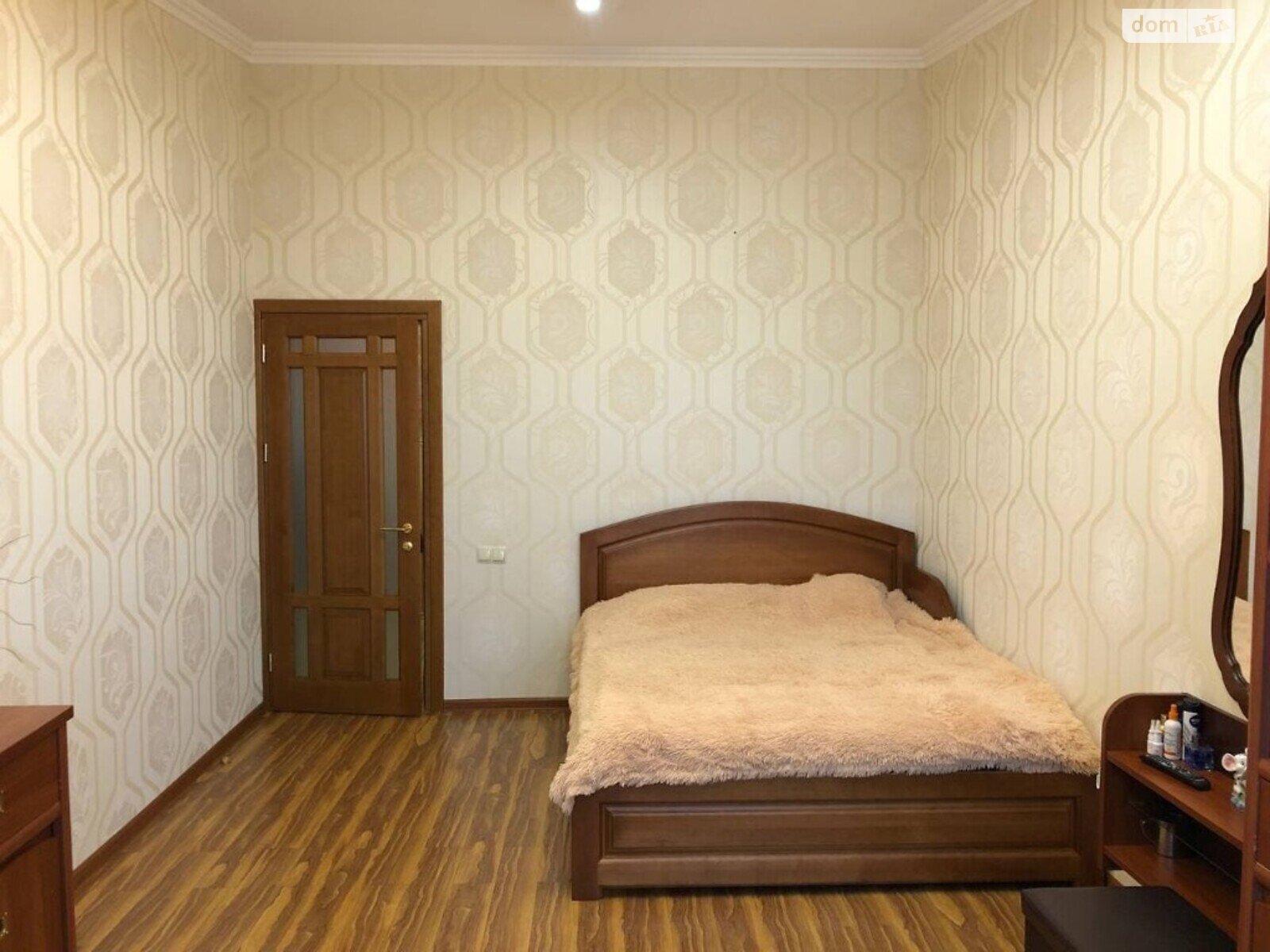 Продажа пятикомнатной квартиры в Одессе, на просп. Свободы, район Черноморка фото 1