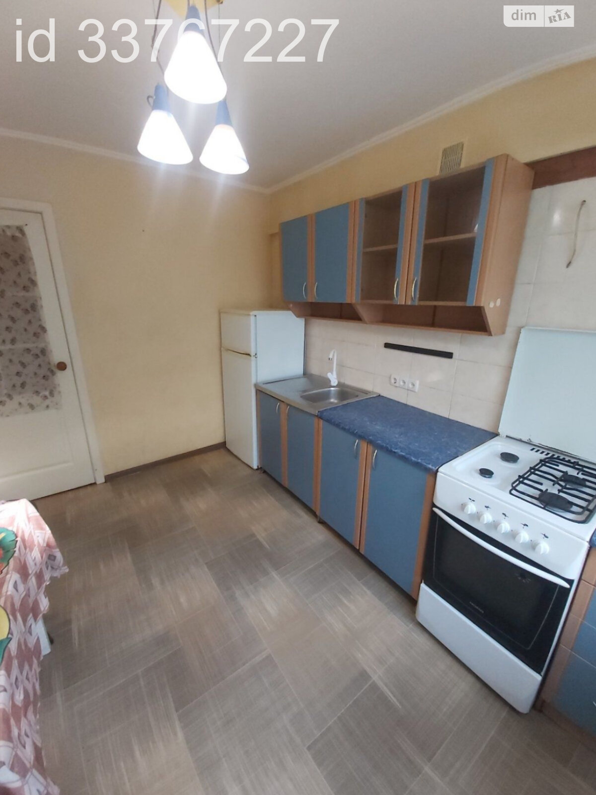 Продажа трехкомнатной квартиры в Одессе, на ул. Лабораторная, район Червоный Хутор фото 1