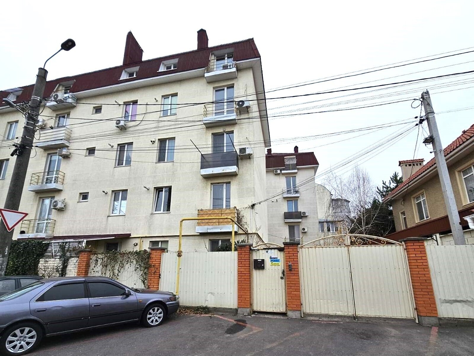 Продаж трикімнатної квартири в Одесі, на вул. Дмитріївська, район Чубаївка фото 1 Продаж трикімнатної квартири в Одесі, на вул. Дмитріївська, район Чубаївка фото 1