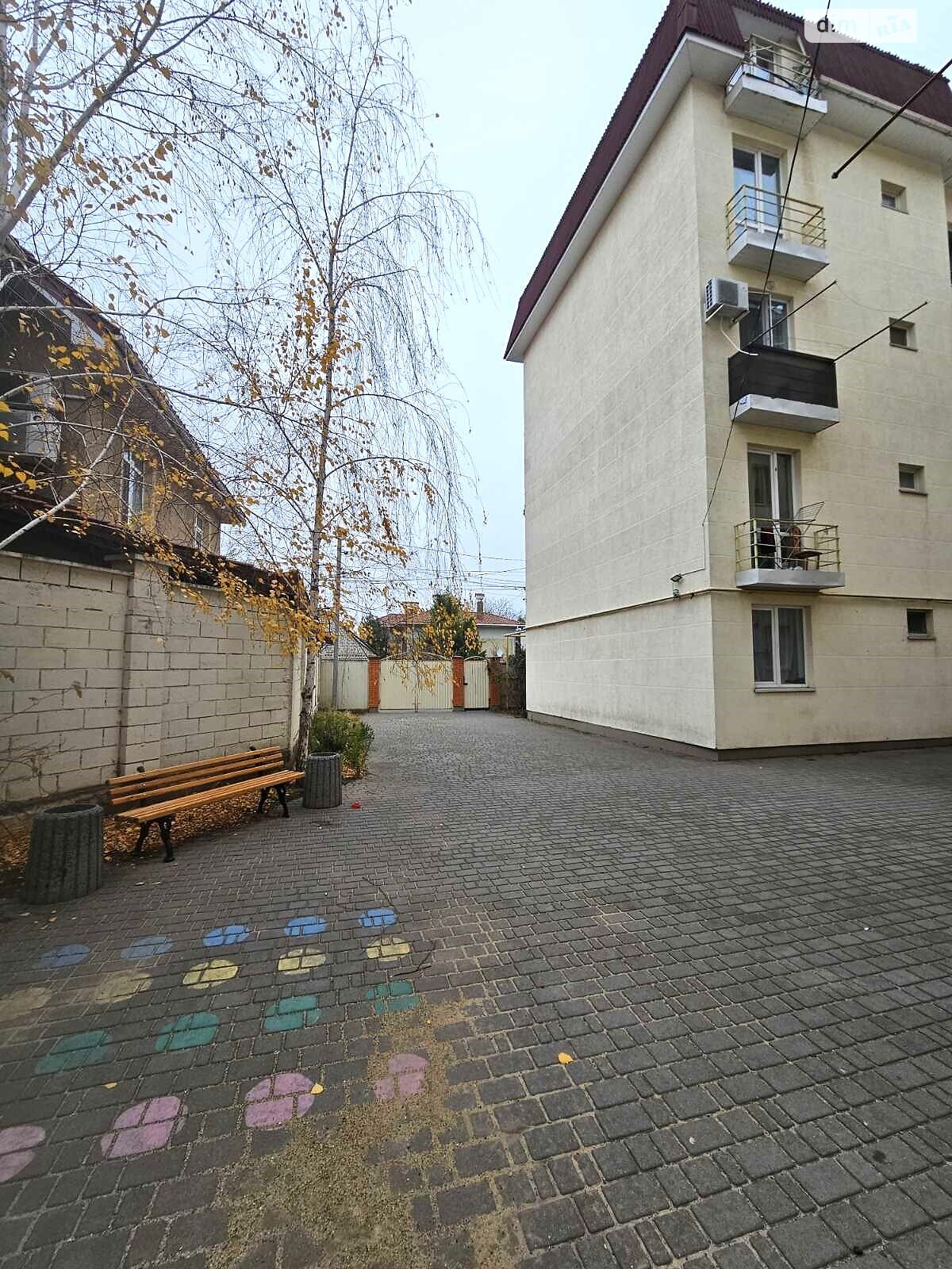 Продаж трикімнатної квартири в Одесі, на вул. Дмитріївська, район Чубаївка фото 1 Продаж трикімнатної квартири в Одесі, на вул. Дмитріївська, район Чубаївка фото 1