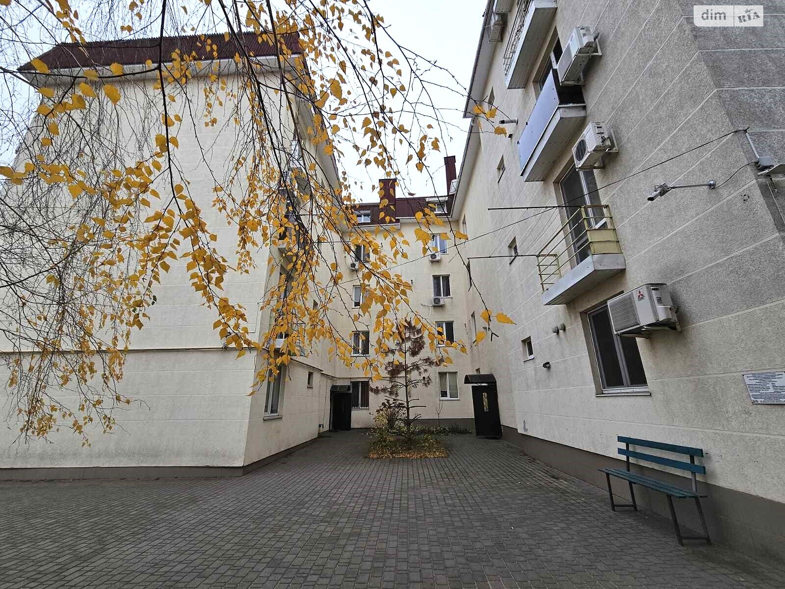 Продаж трикімнатної квартири в Одесі, на вул. Дмитріївська, район Чубаївка фото 1 Продаж трикімнатної квартири в Одесі, на вул. Дмитріївська, район Чубаївка фото 1