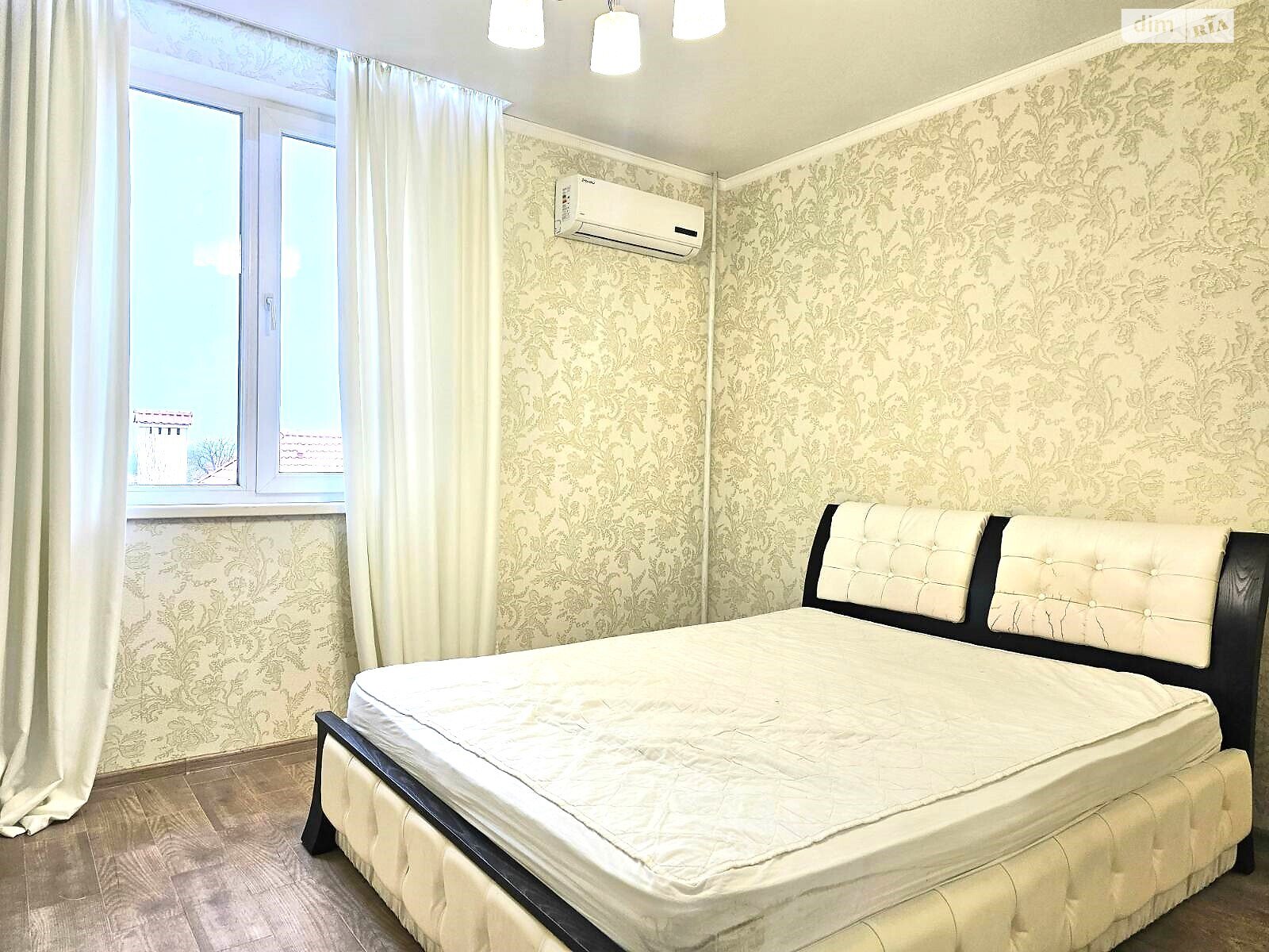 Продаж трикімнатної квартири в Одесі, на вул. Дмитріївська, район Чубаївка фото 1 Продаж трикімнатної квартири в Одесі, на вул. Дмитріївська, район Чубаївка фото 1