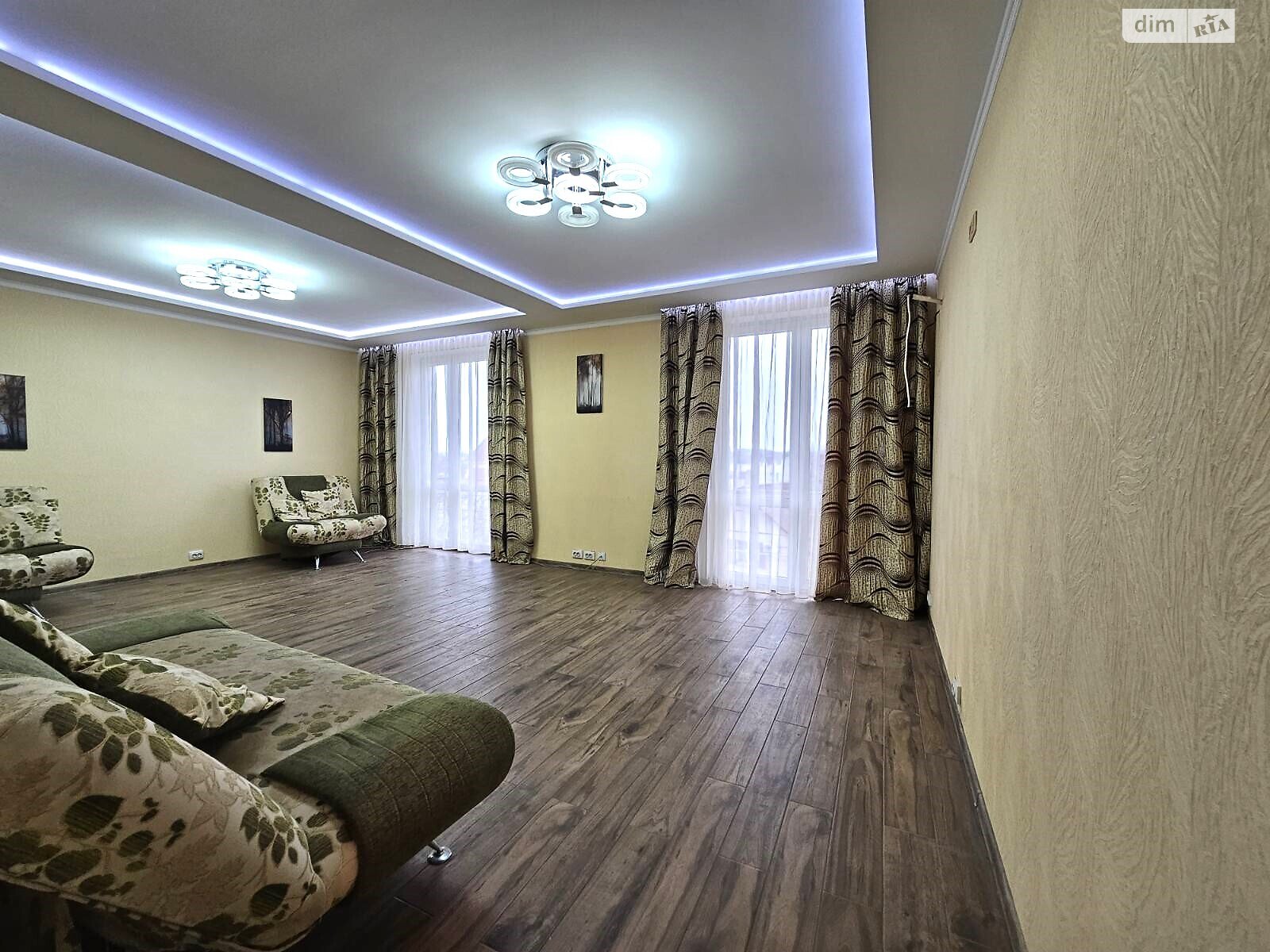 Продаж трикімнатної квартири в Одесі, на вул. Дмитріївська, район Чубаївка фото 1 Продаж трикімнатної квартири в Одесі, на вул. Дмитріївська, район Чубаївка фото 1