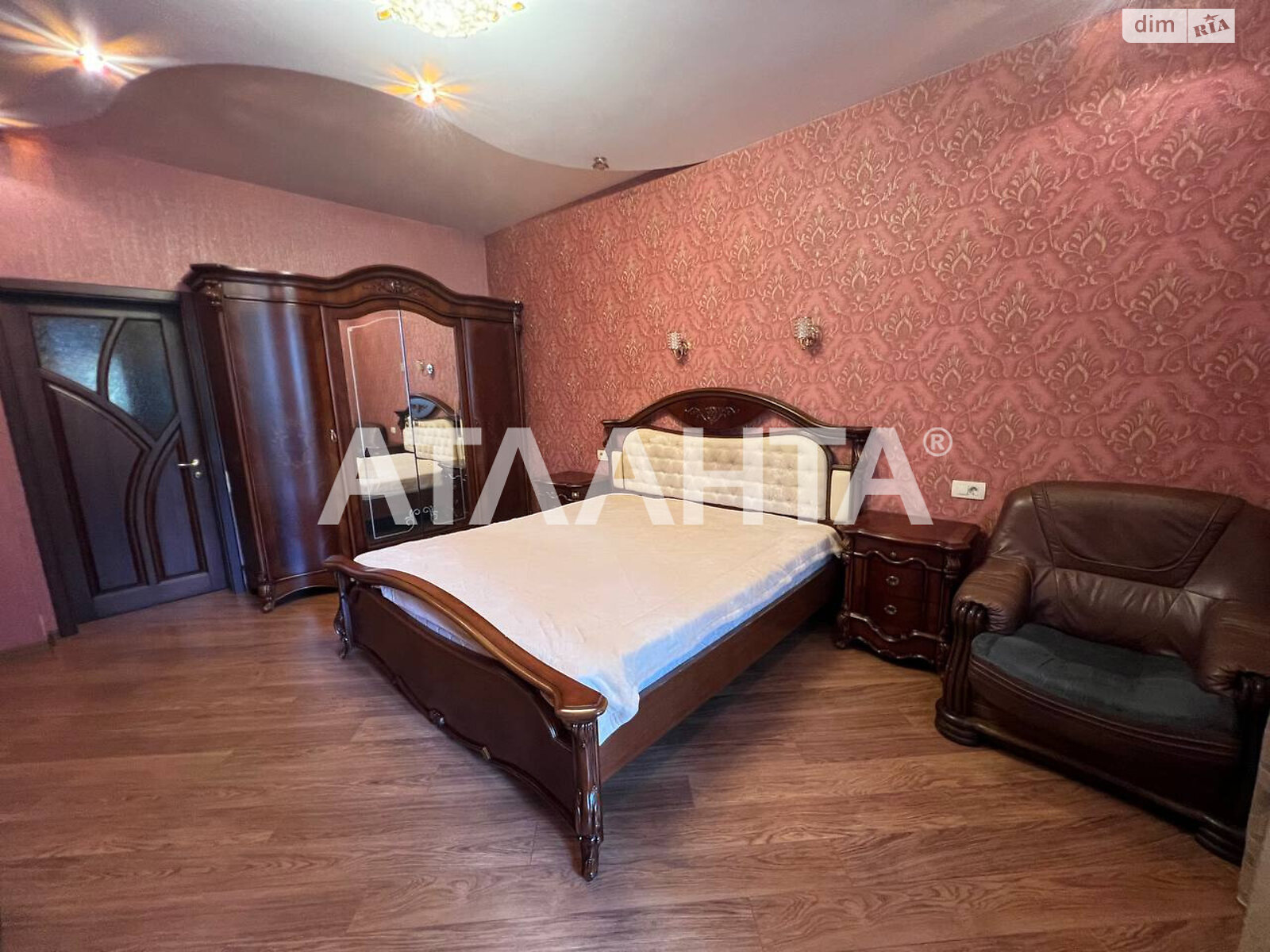 Продаж трикімнатної квартири в Одесі, на дор. Фонтанська, район Чубаївка фото 1 Продаж трикімнатної квартири в Одесі, на дор. Фонтанська, район Чубаївка фото 1