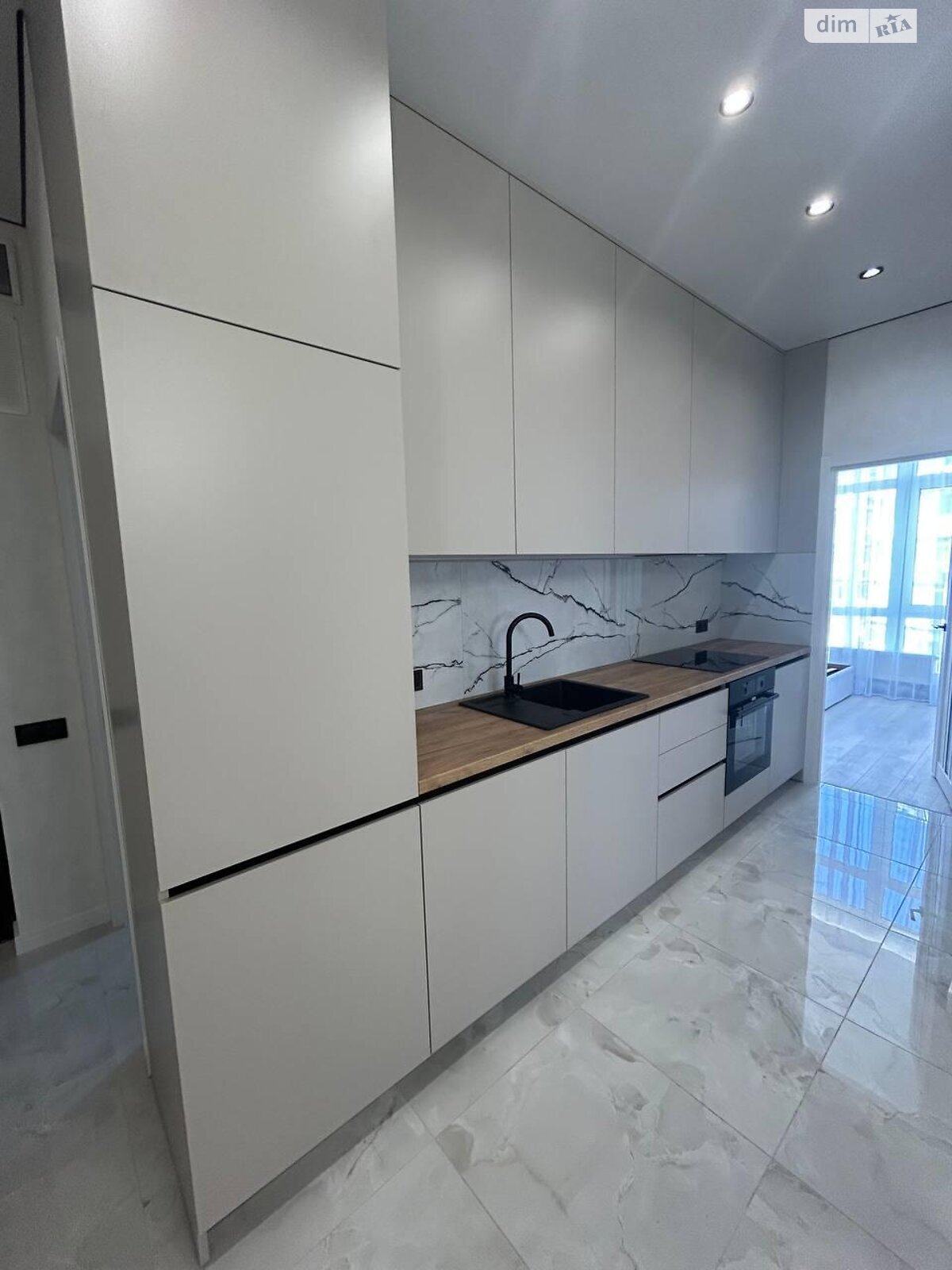 Продажа трехкомнатной квартиры в Одессе, на ул. Краснова 3, район Чубаевка фото 1 Продажа трехкомнатной квартиры в Одессе, на ул. Краснова 3, район Чубаевка фото 1