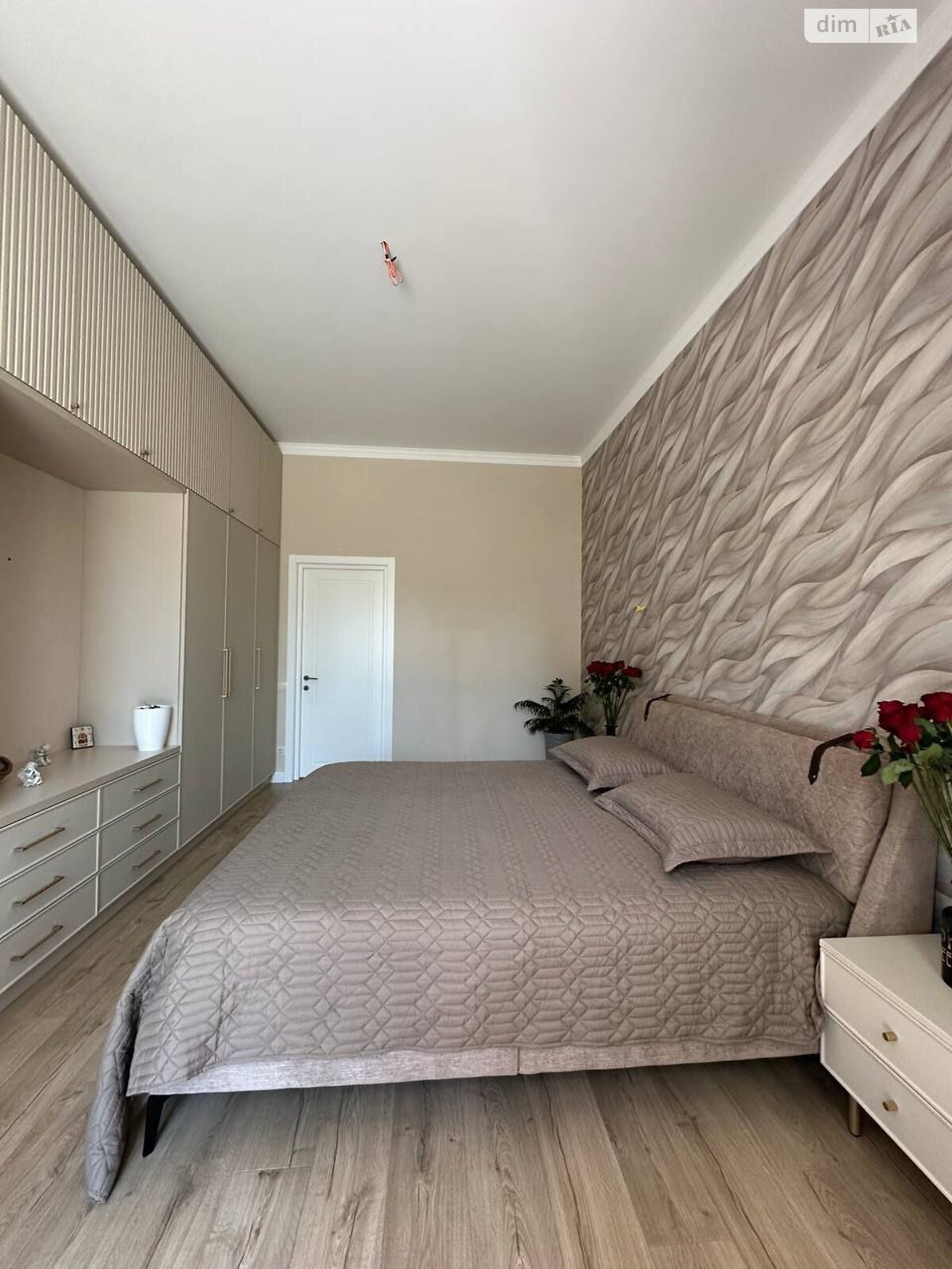 Продаж трикімнатної квартири в Одесі, на пров. Маячний, район Дача Ковалевського фото 1 Продаж трикімнатної квартири в Одесі, на пров. Маячний, район Дача Ковалевського фото 1